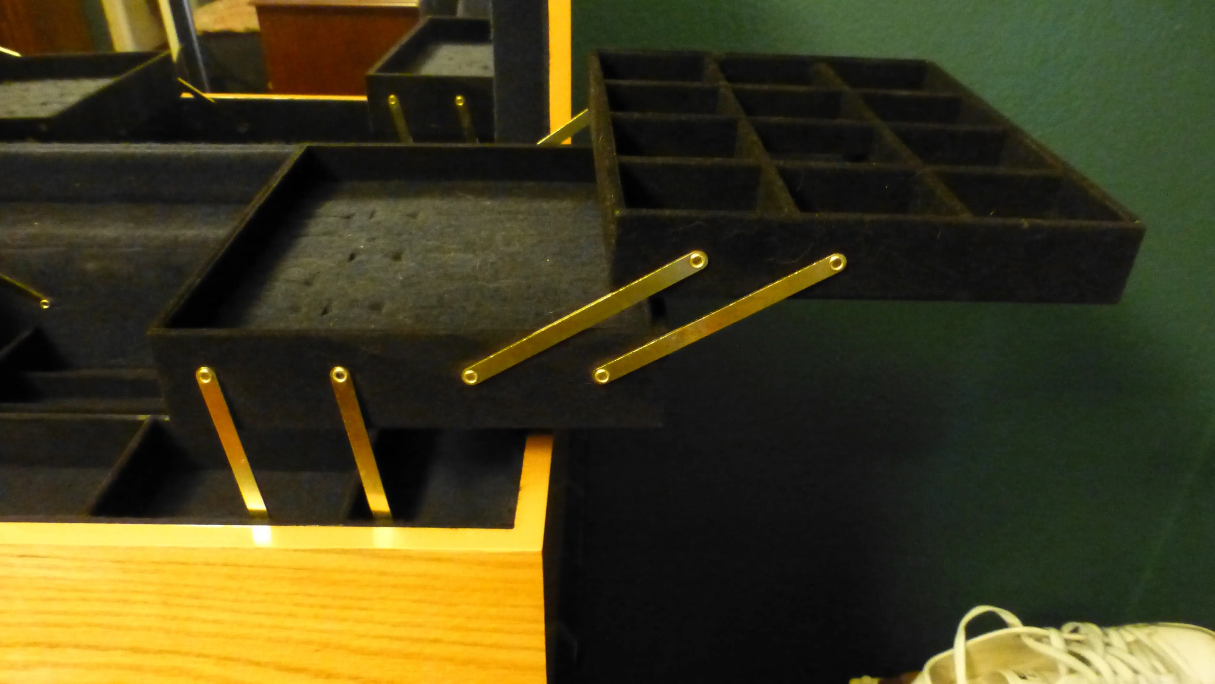 Jewelry Chest image indicator(4)