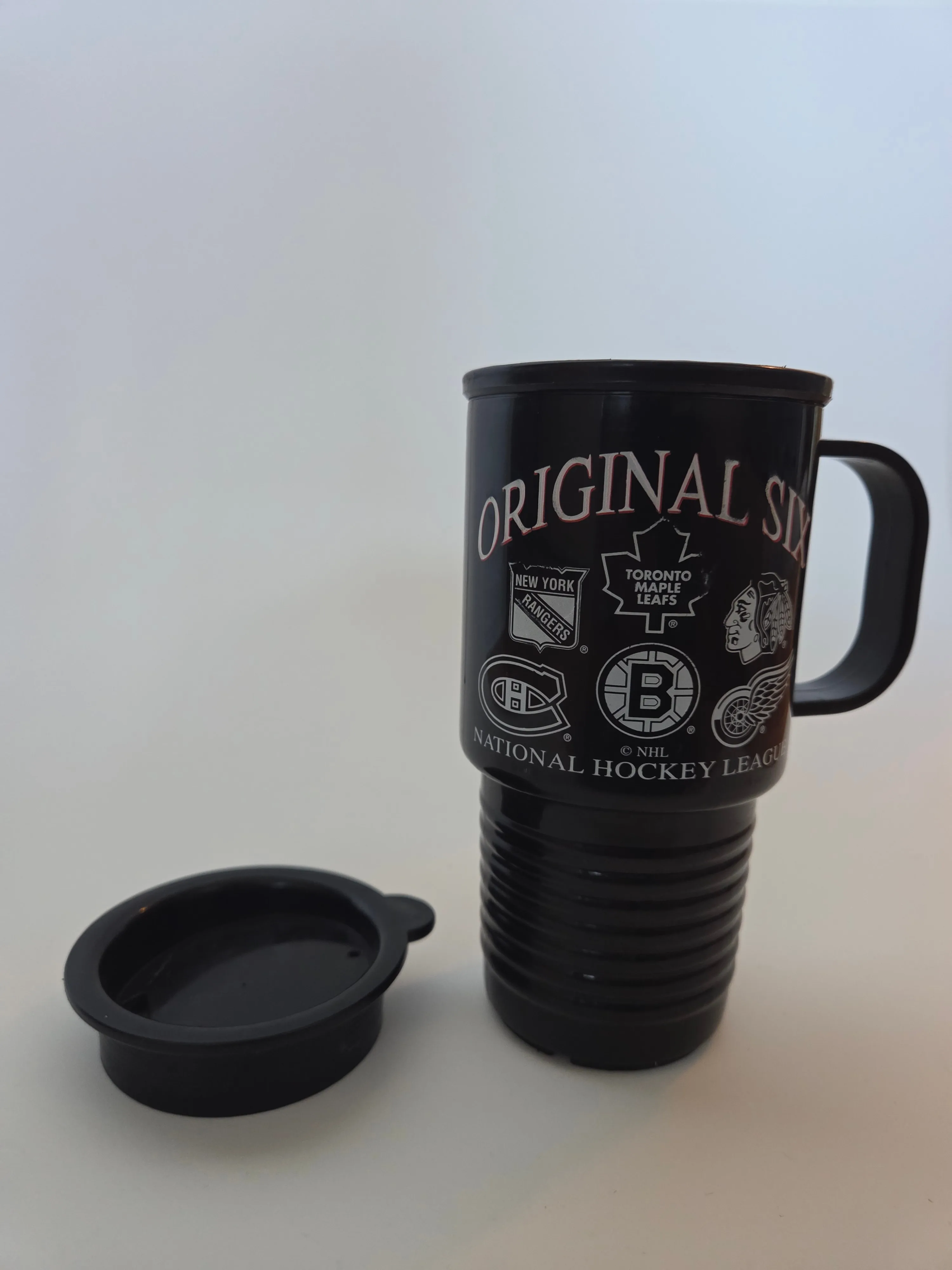NHL Original Six Travel Mug, black, 16 oz image indicator(4)