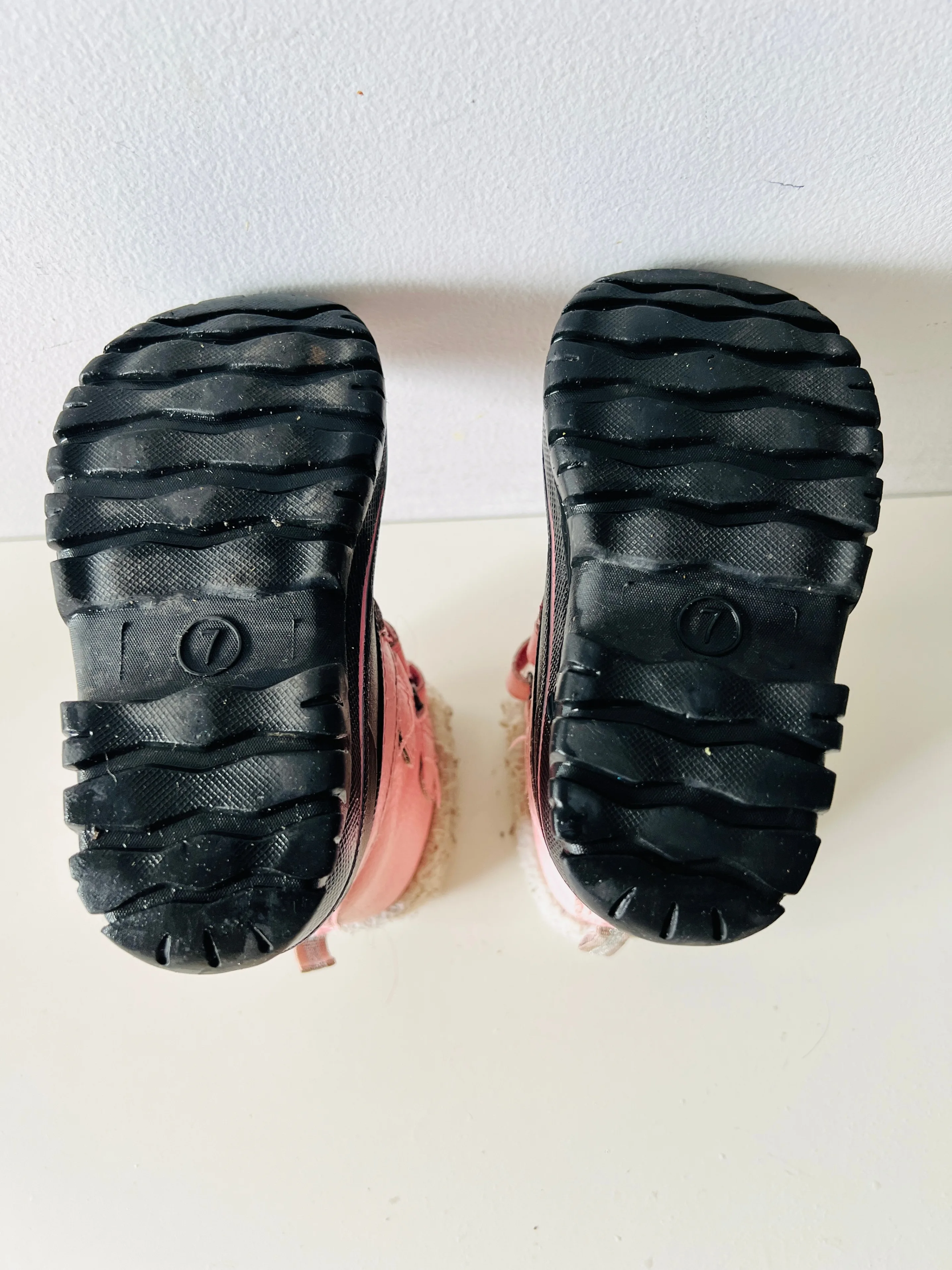 Girls Pink Snow Winter Boots age 2-3 years - Size 7 image indicator(2)