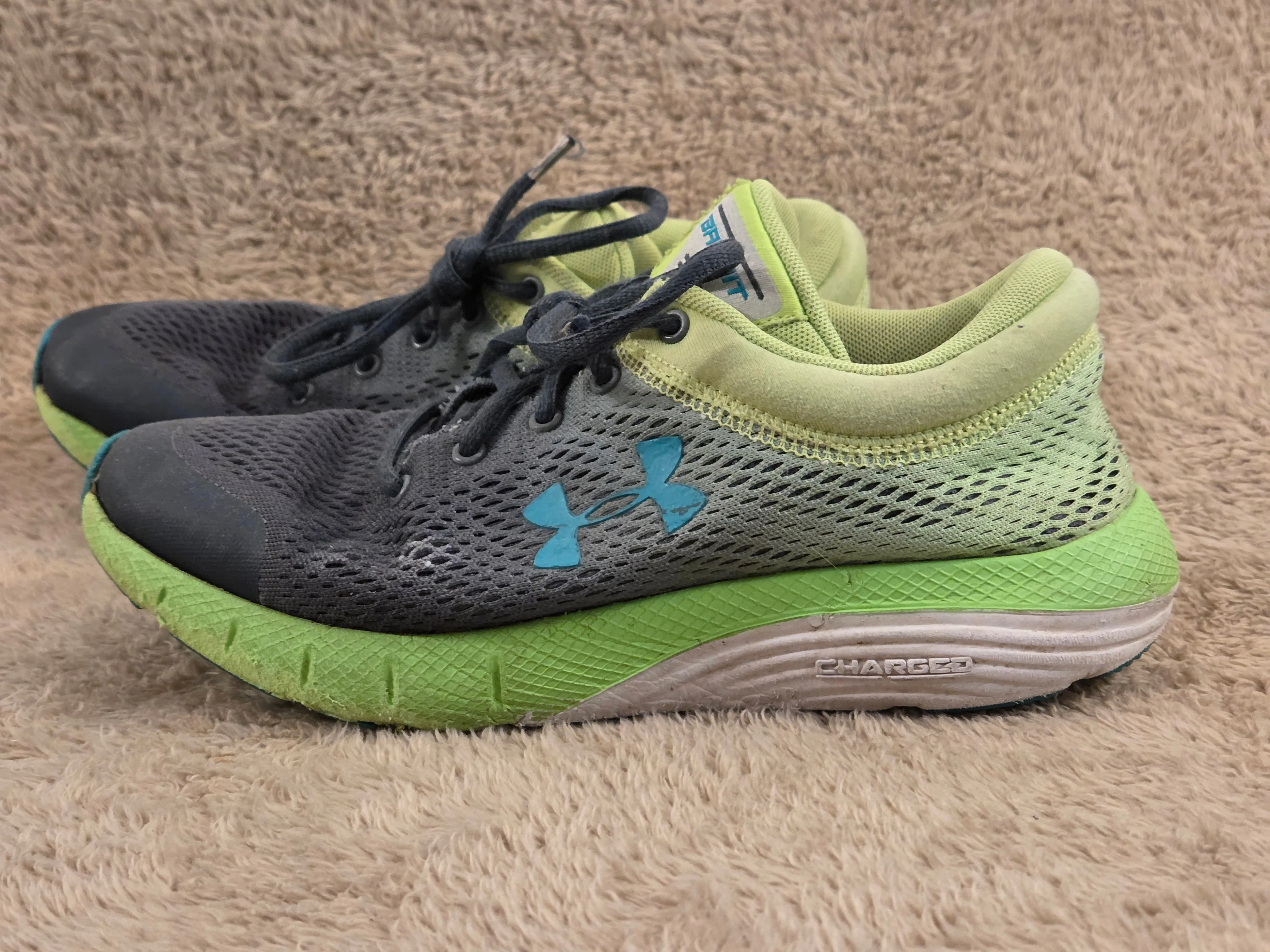 UA Charged Bandit 5 – Youth 6Y, Grey/Lime image indicator(2)