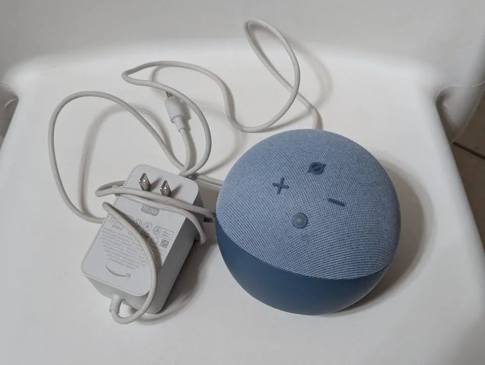 Amazon echo dot 4th generation - Blue image indicator(2)