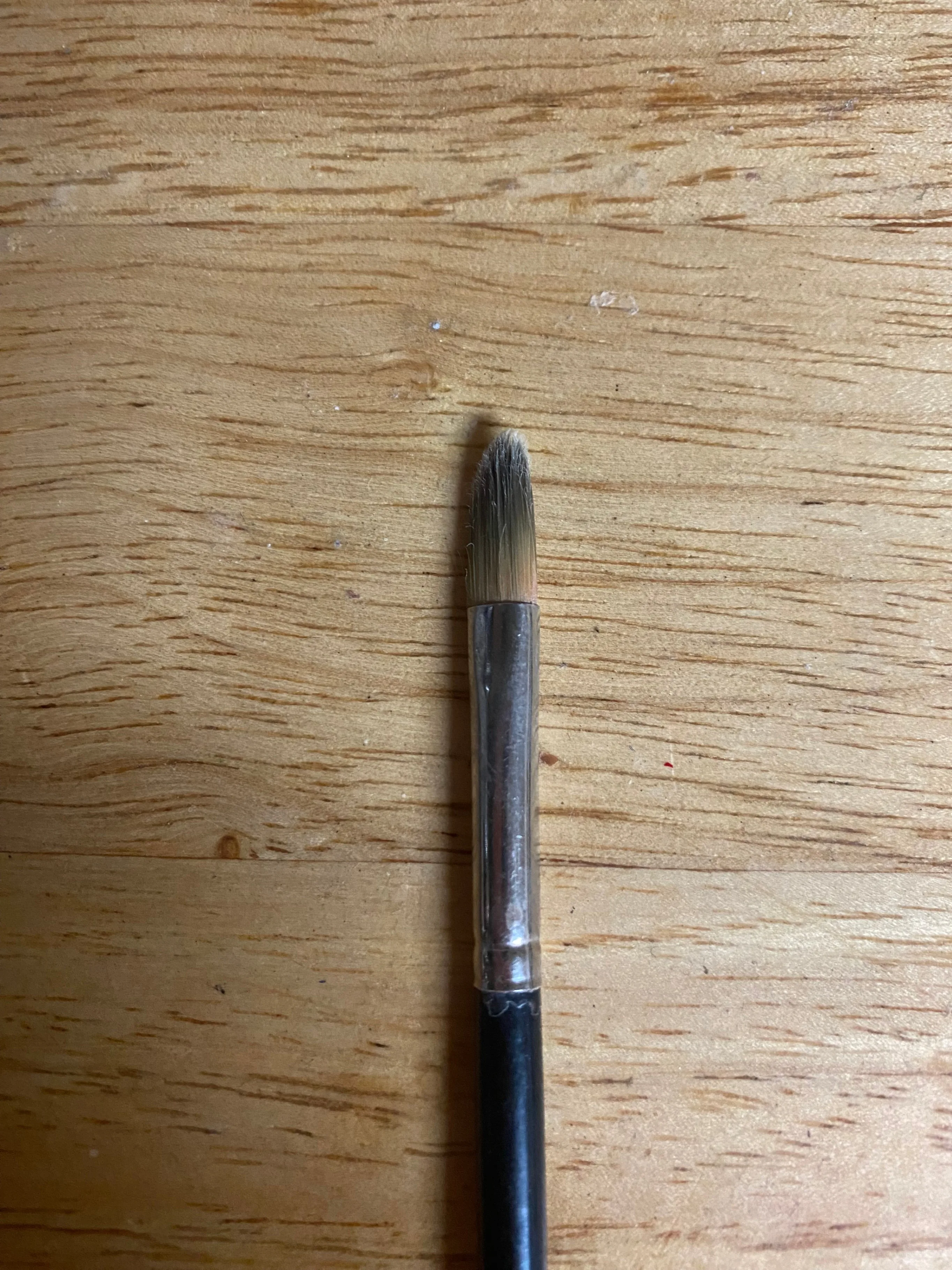 MAC 194 Concealer Brush image indicator(2)