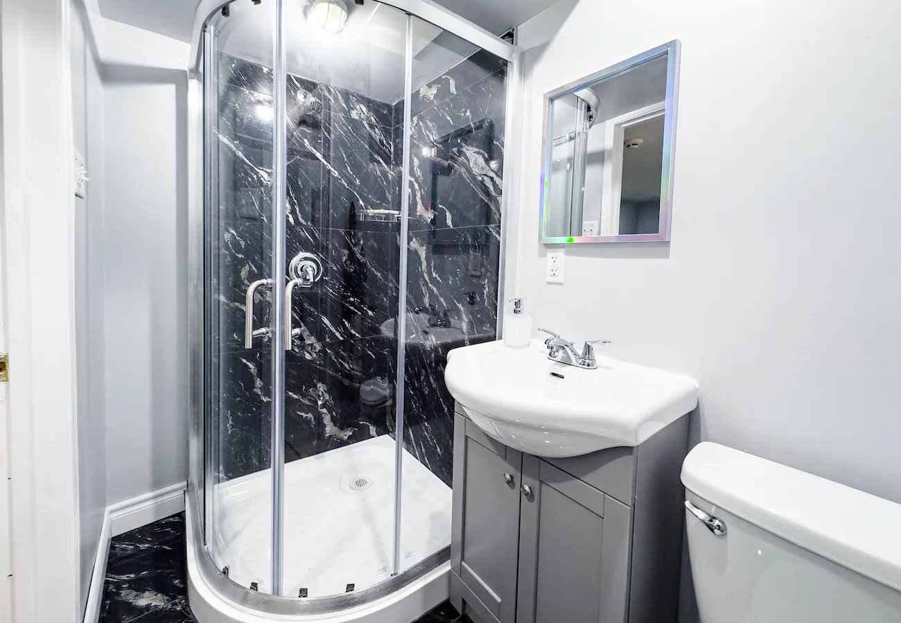 1 Bedroom + a small Den For Rent - Move In Ready image indicator(4)