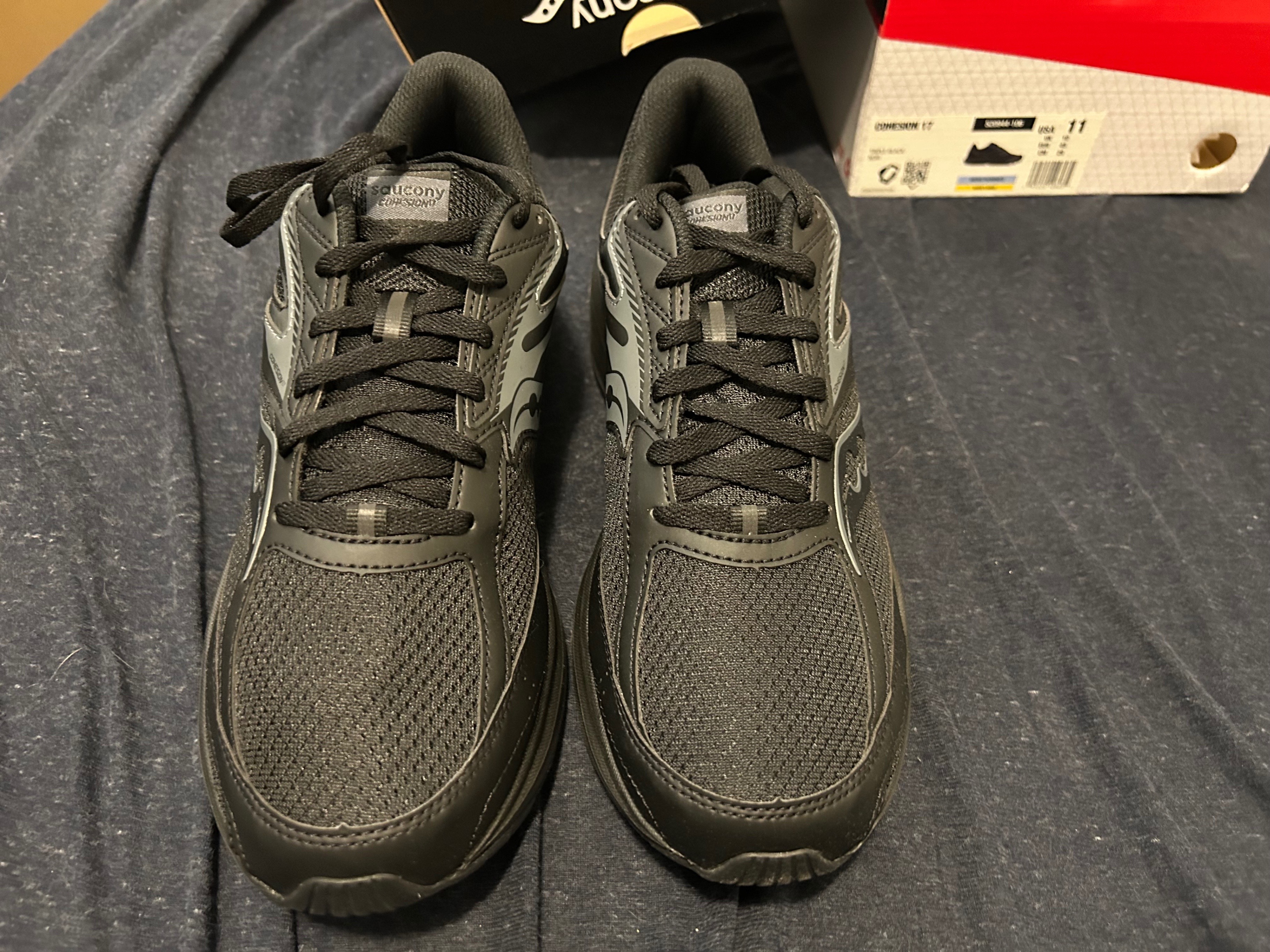 BNWT Saucony Cohesion 17 Black, Men, size 11