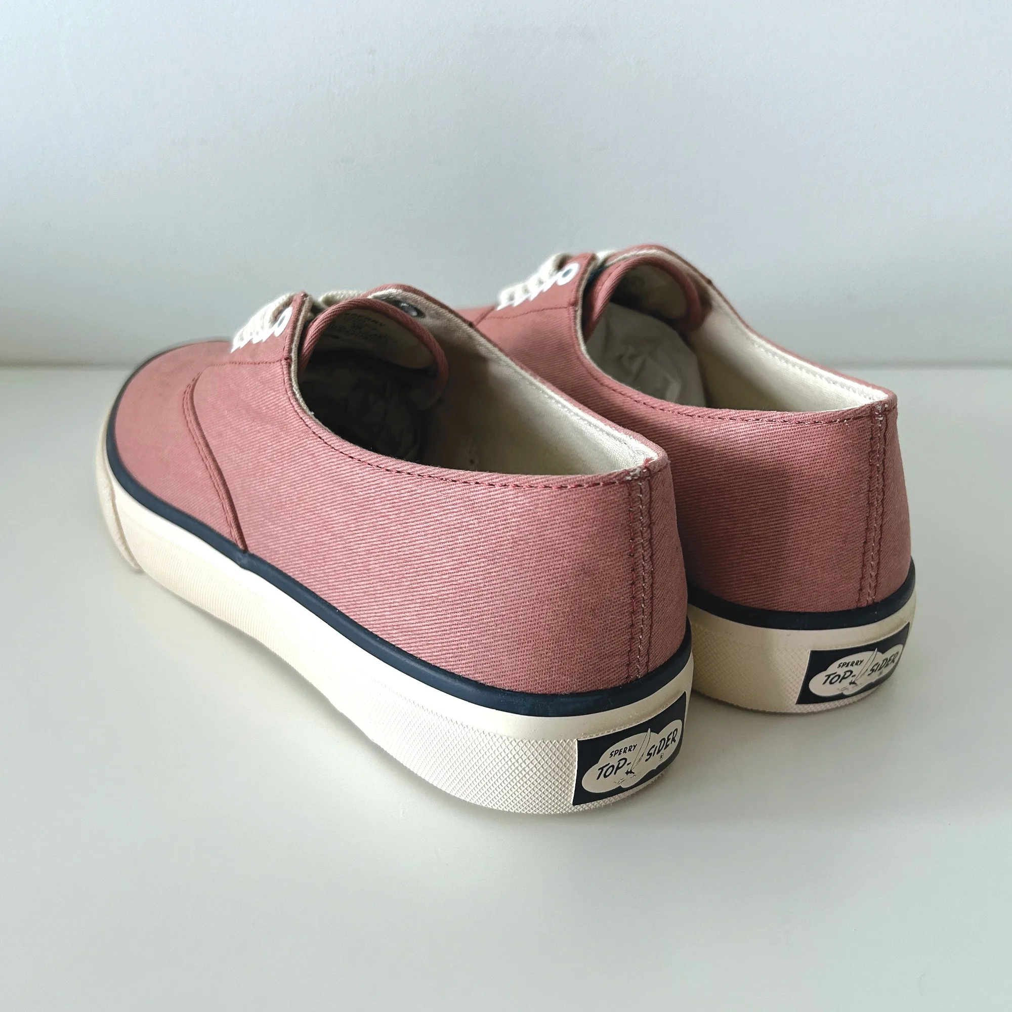 Sperry Unisex Classic CVO Sneaker (M 7.5 / W 9) image indicator(3)