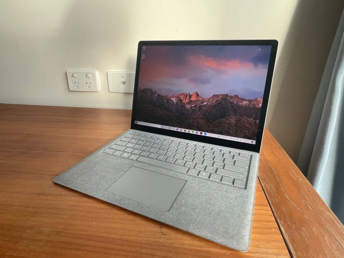 Microsoft Surface Laptop 2