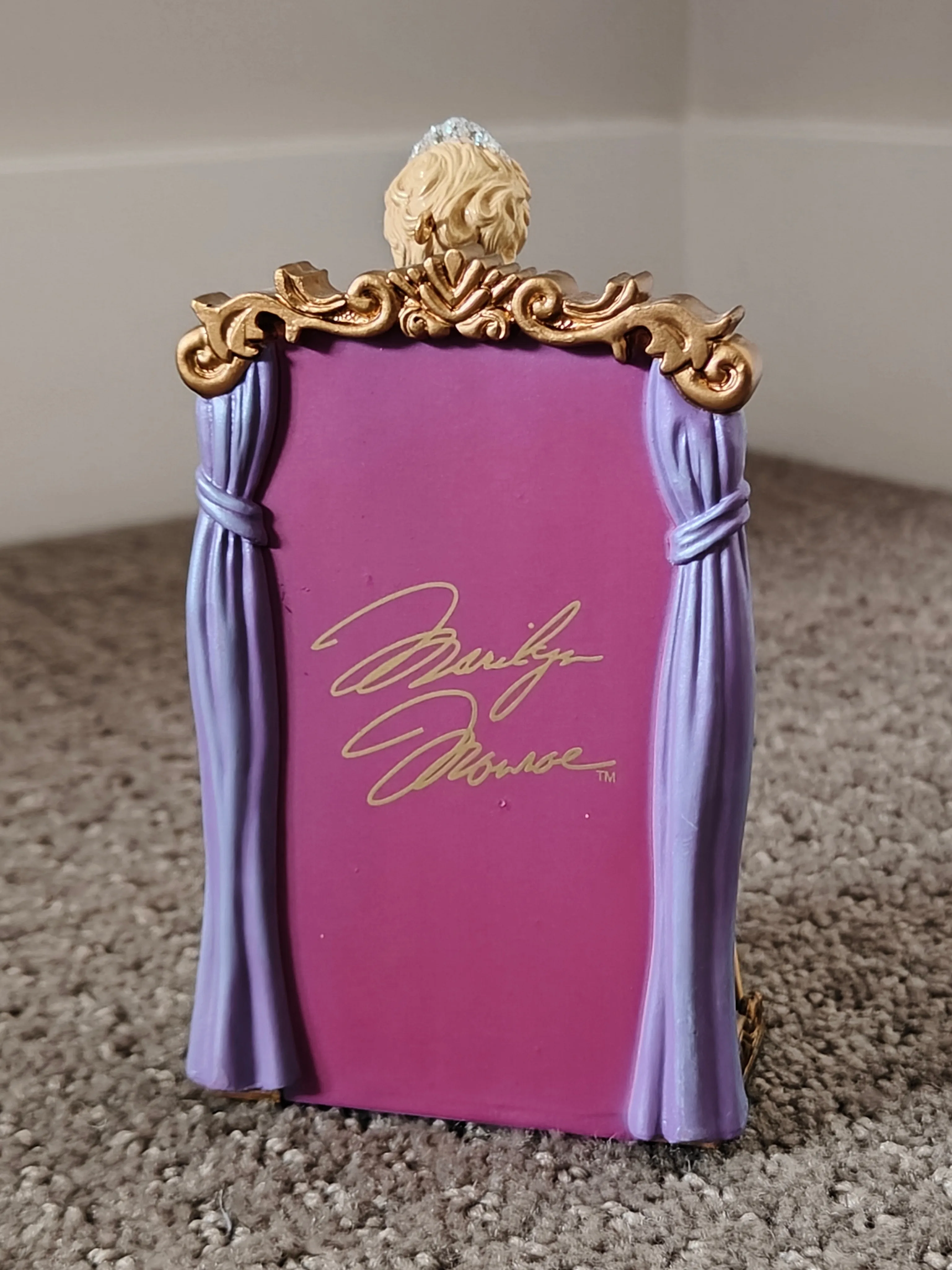 Marilyn Monroe Vintage Heirloom Ornament Collection #131 image indicator(3)