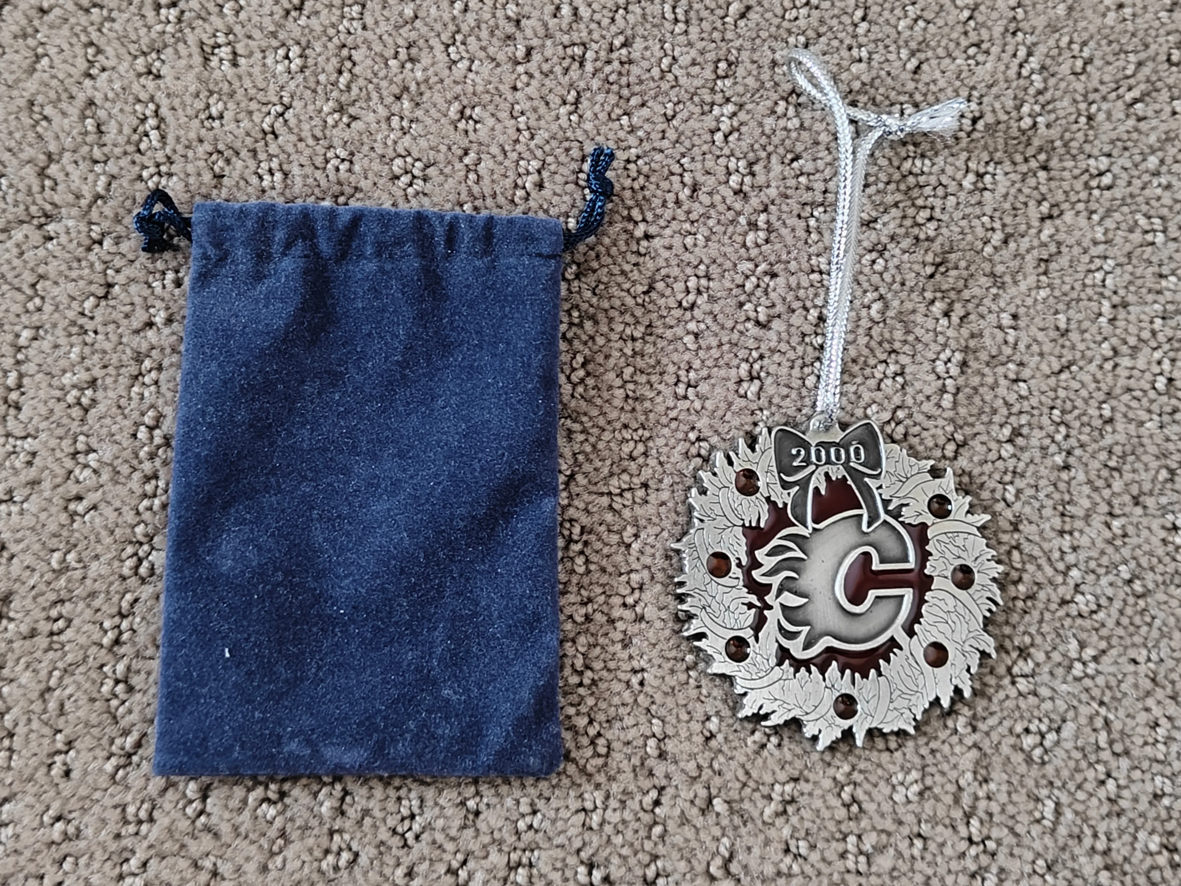 Calgary Flames 2000 NHL Hockey Christmas Holiday Ornament thumbnail