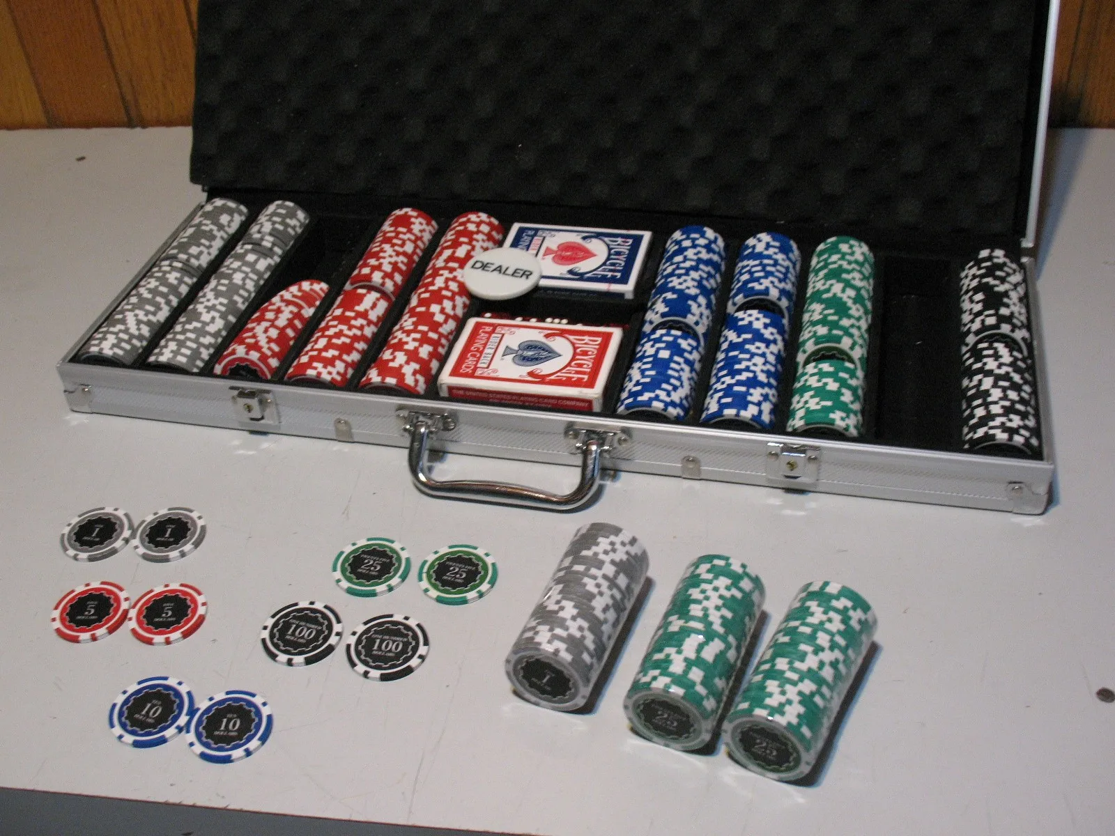 500 Piece Professional Poker Set, BRAND NEW image indicator(9)