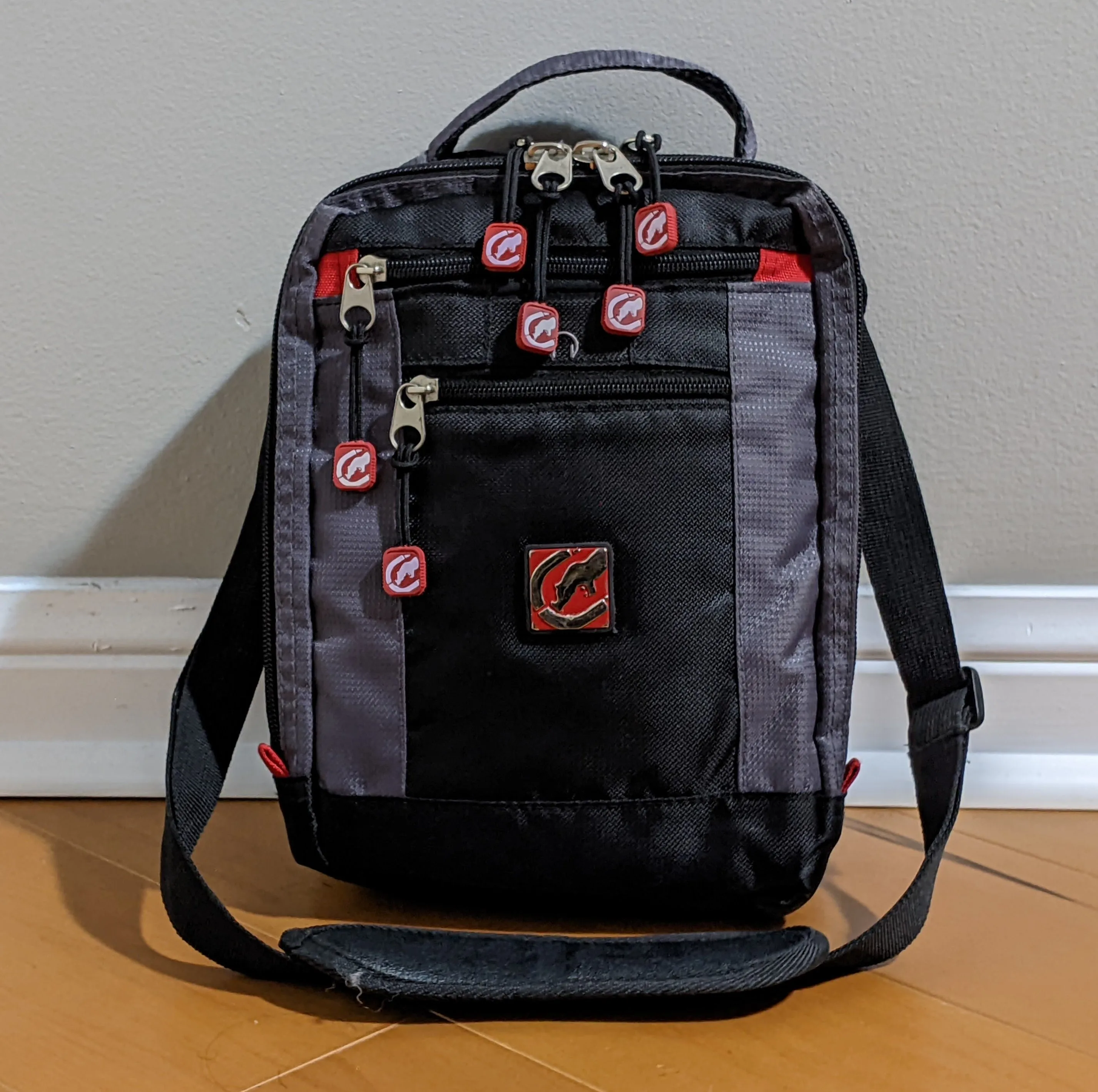 Ecko Unlimited Vertical Boarding Bag, Travel Bag image indicator(2)