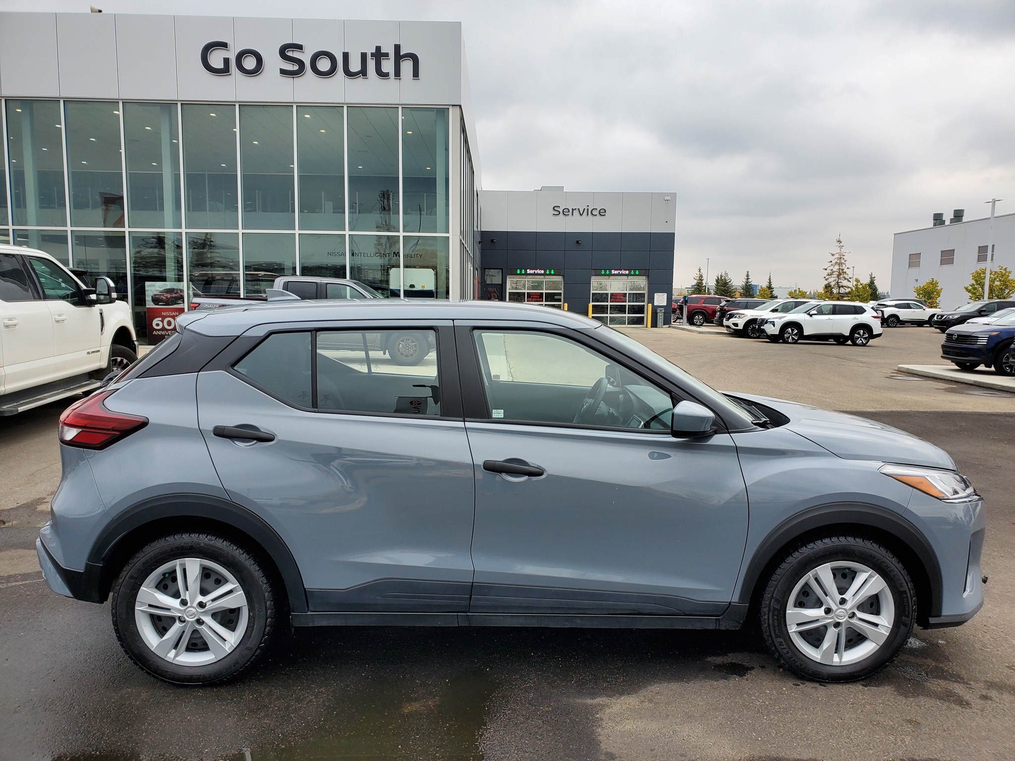 2024 Nissan Kicks S - photo 2