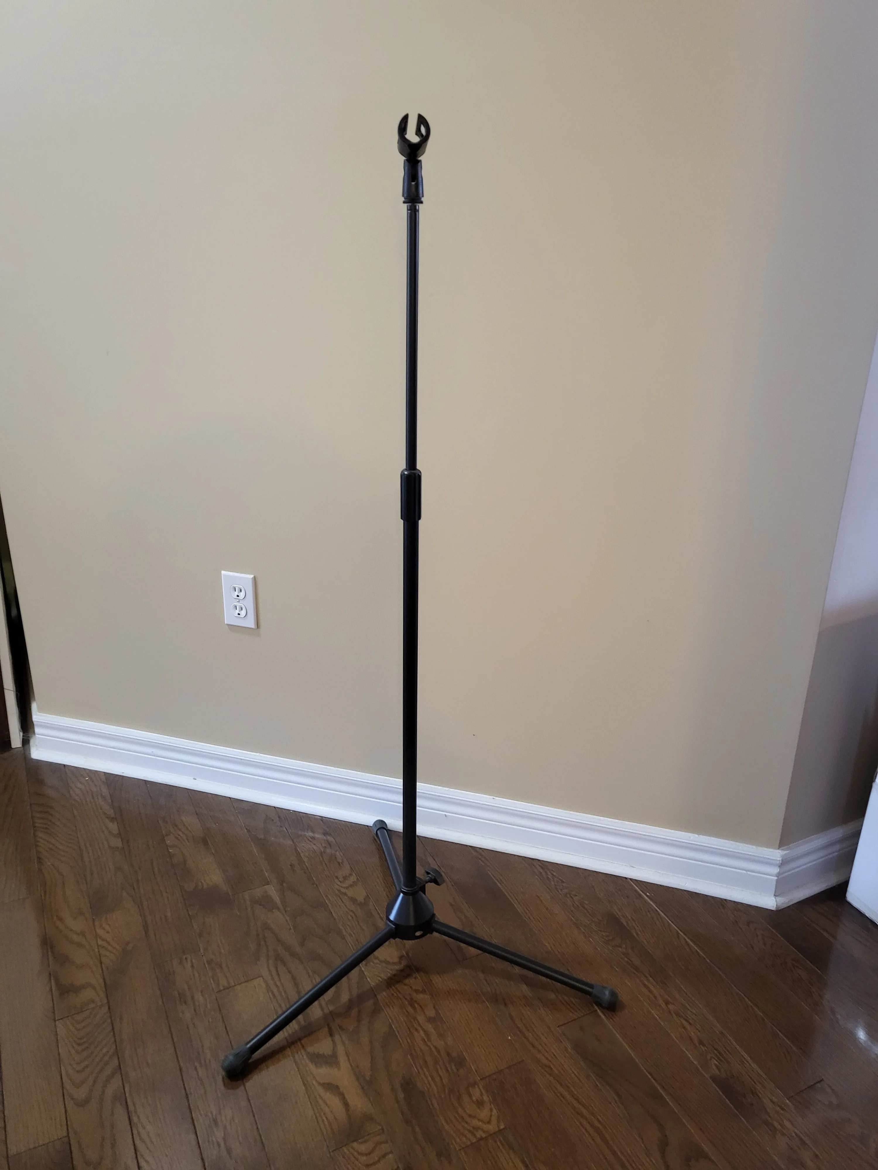 Microphone Stand – Height Adjustable Tripod