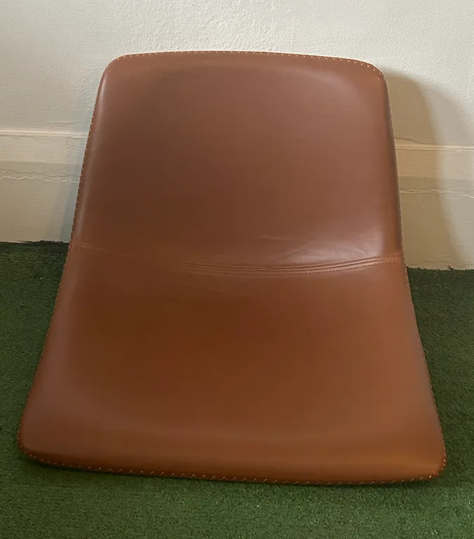 Two Stools image indicator(3)