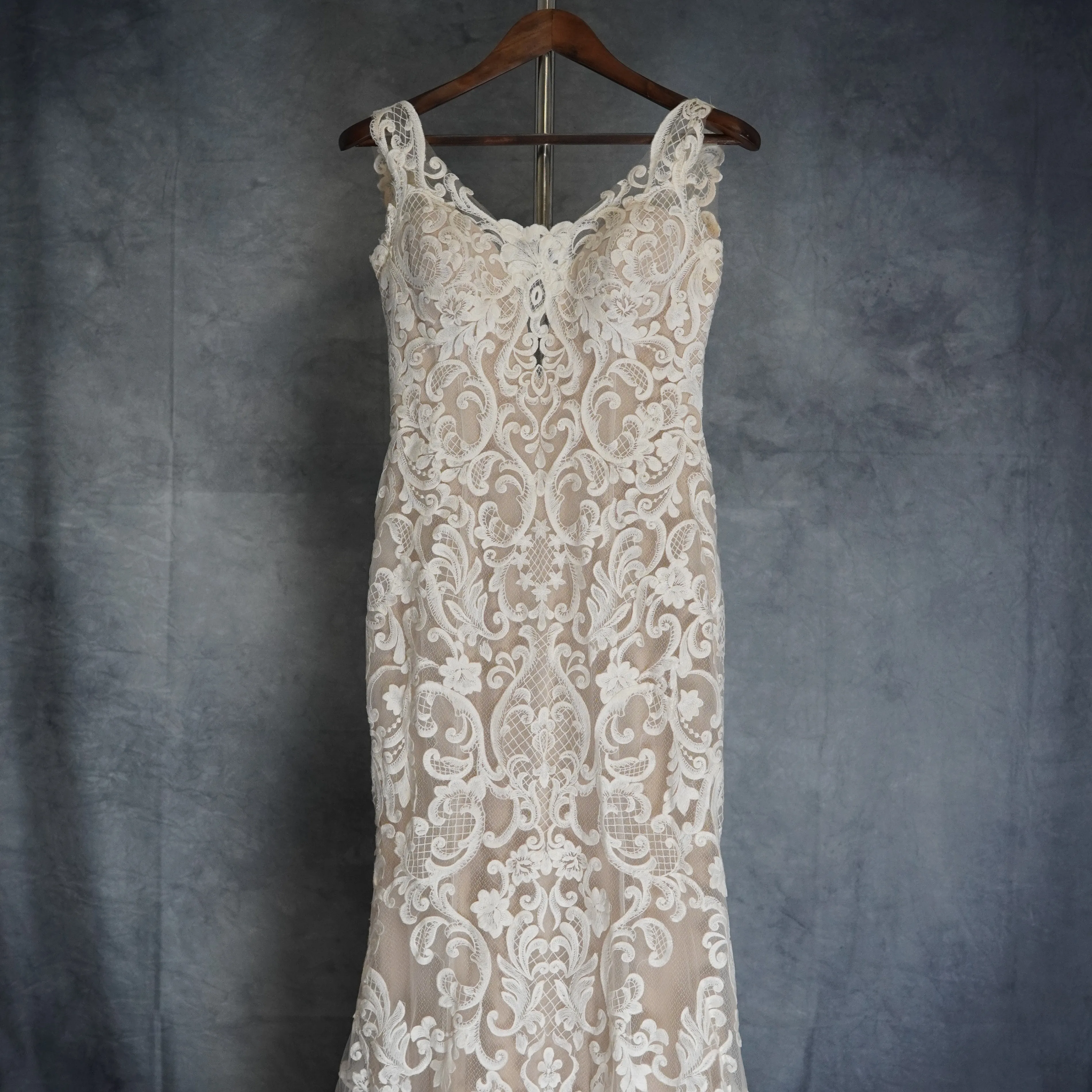 Allure Bridals – Wedding Gown/Dress image indicator(5)