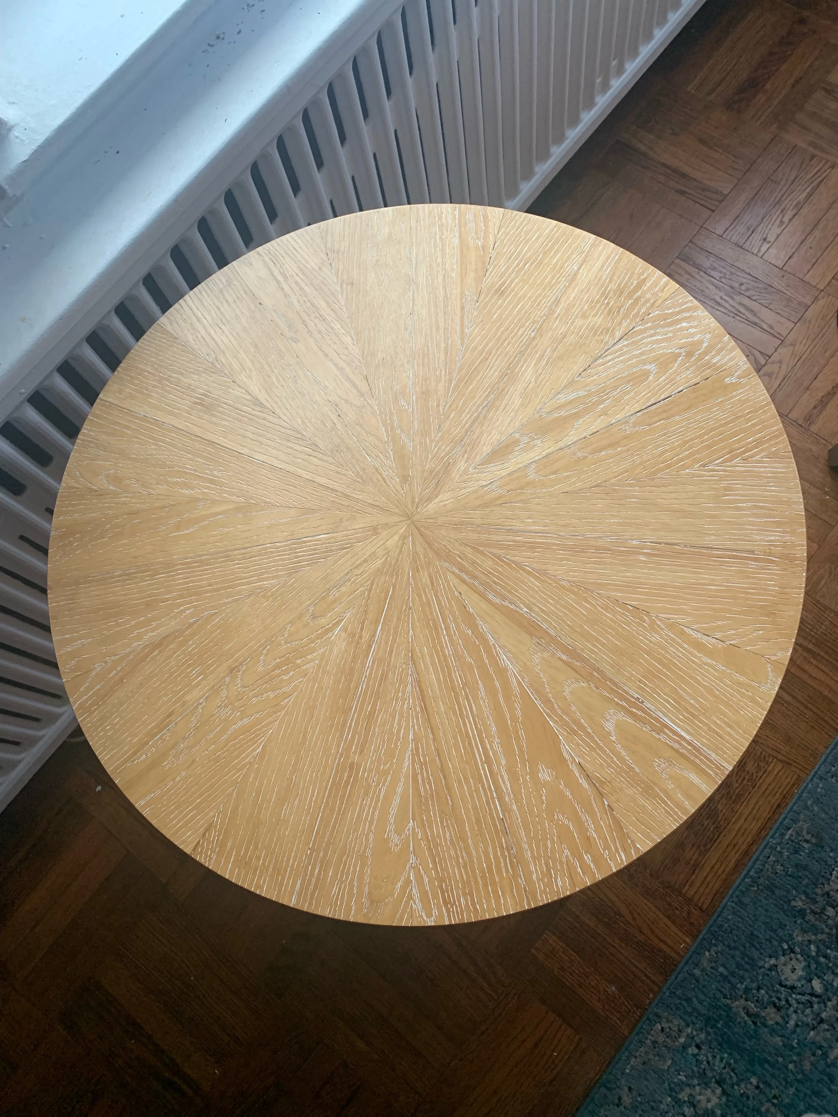 Round Solid Wood Table image indicator(2)