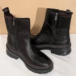 Women's Waterproof Timberland Boot - Size 8.5 - Brand New