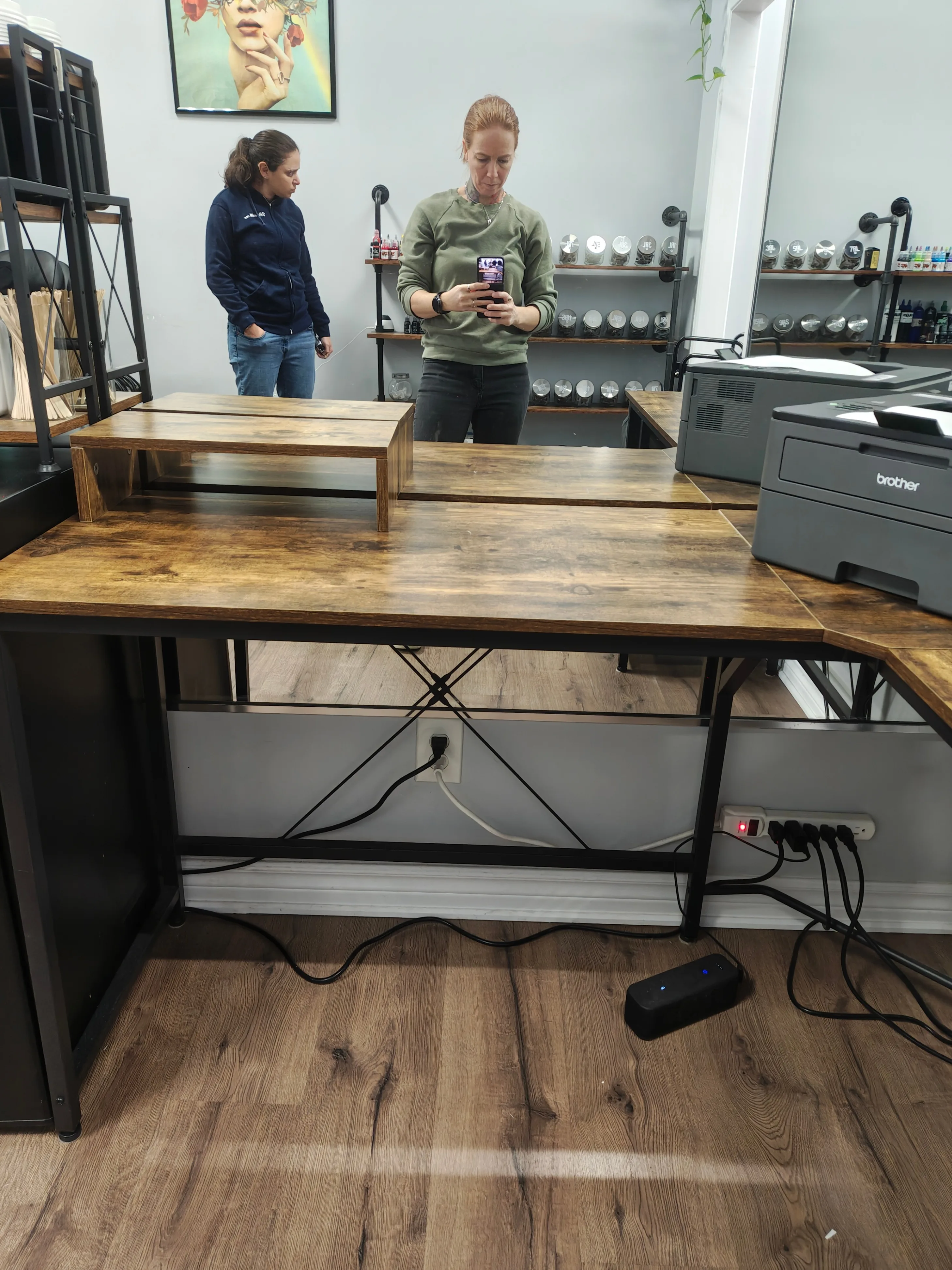 L-Shaped Corner Computer Desk - Spacious Workstation image indicator(5)