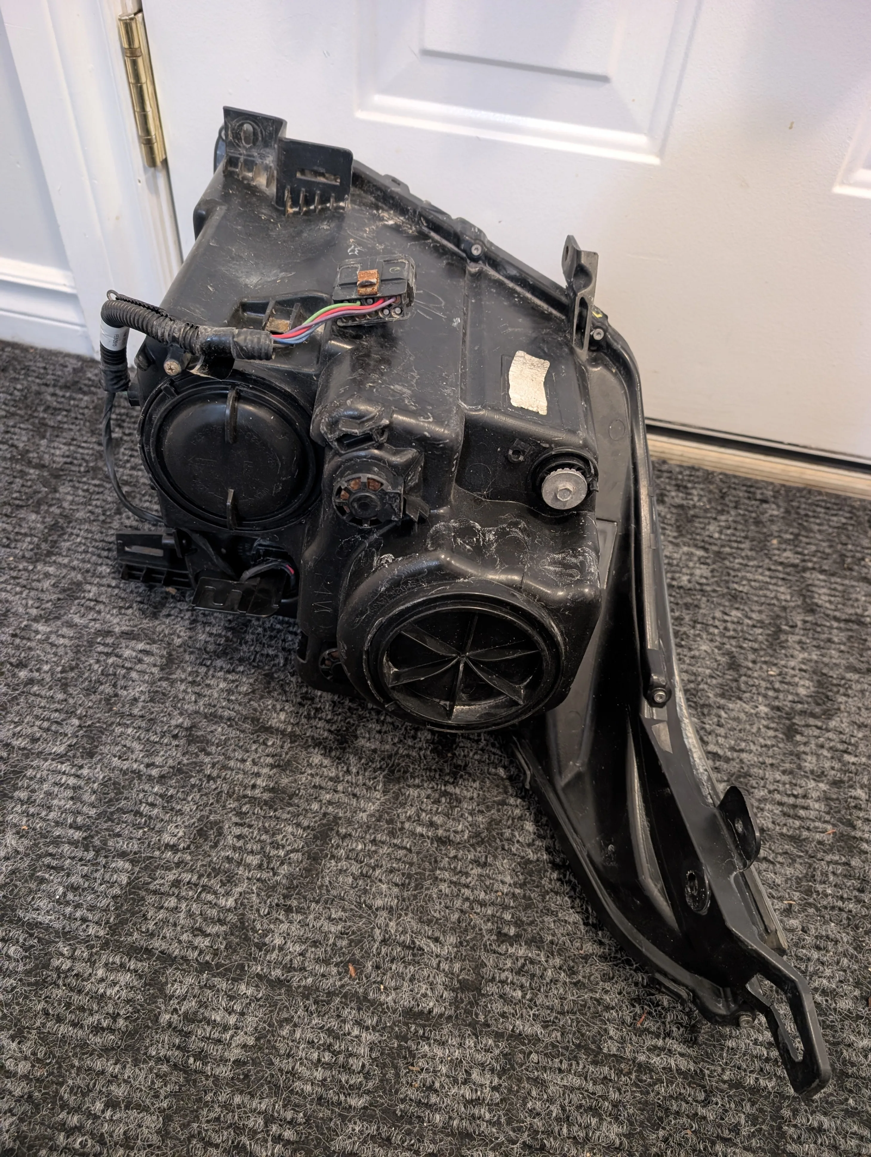 2012-2016 Cadillac SRX Headlight Assembly Halogen image indicator(3)