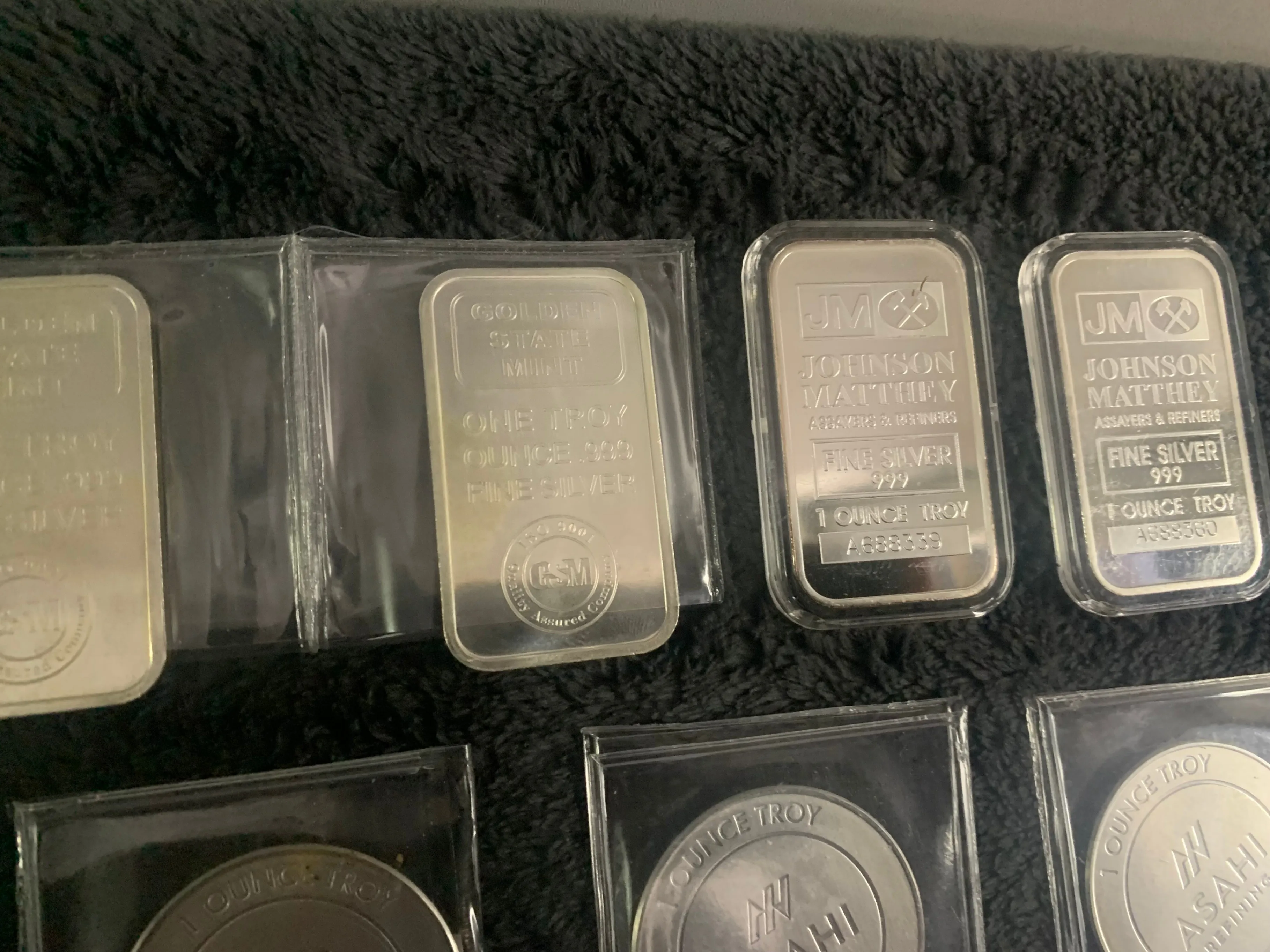 Lot of 20 1oz Coins / Silver Bars image indicator(8)