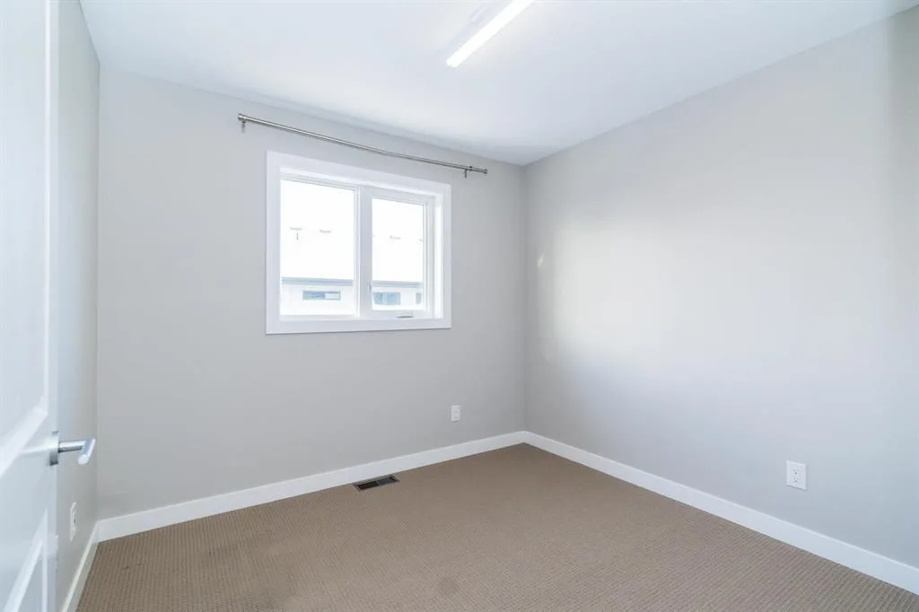 Private Room for Rent - South image indicator(3)