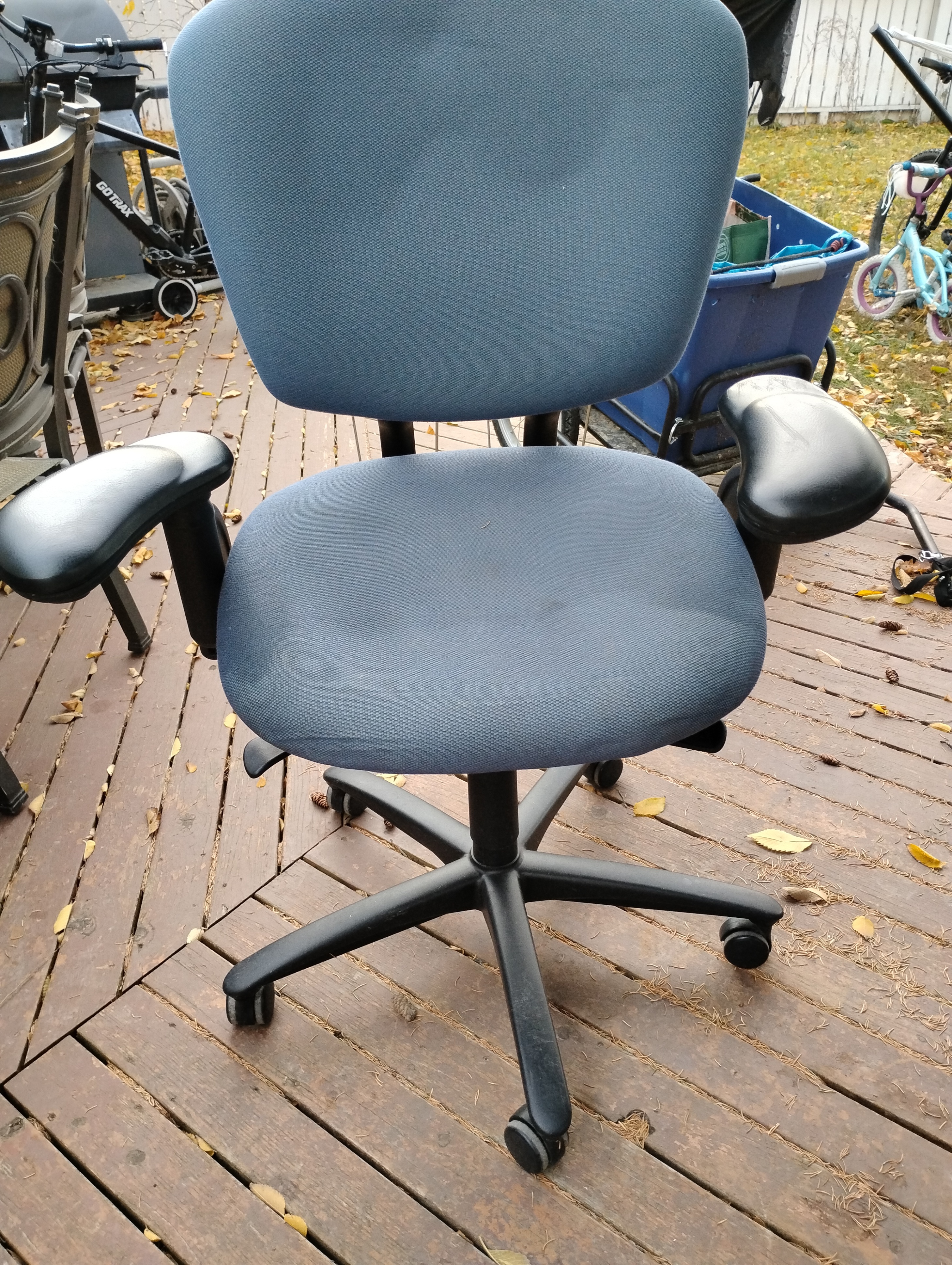 Office Chair — Adjustable Wheels and Arm Rests (Good Condition)