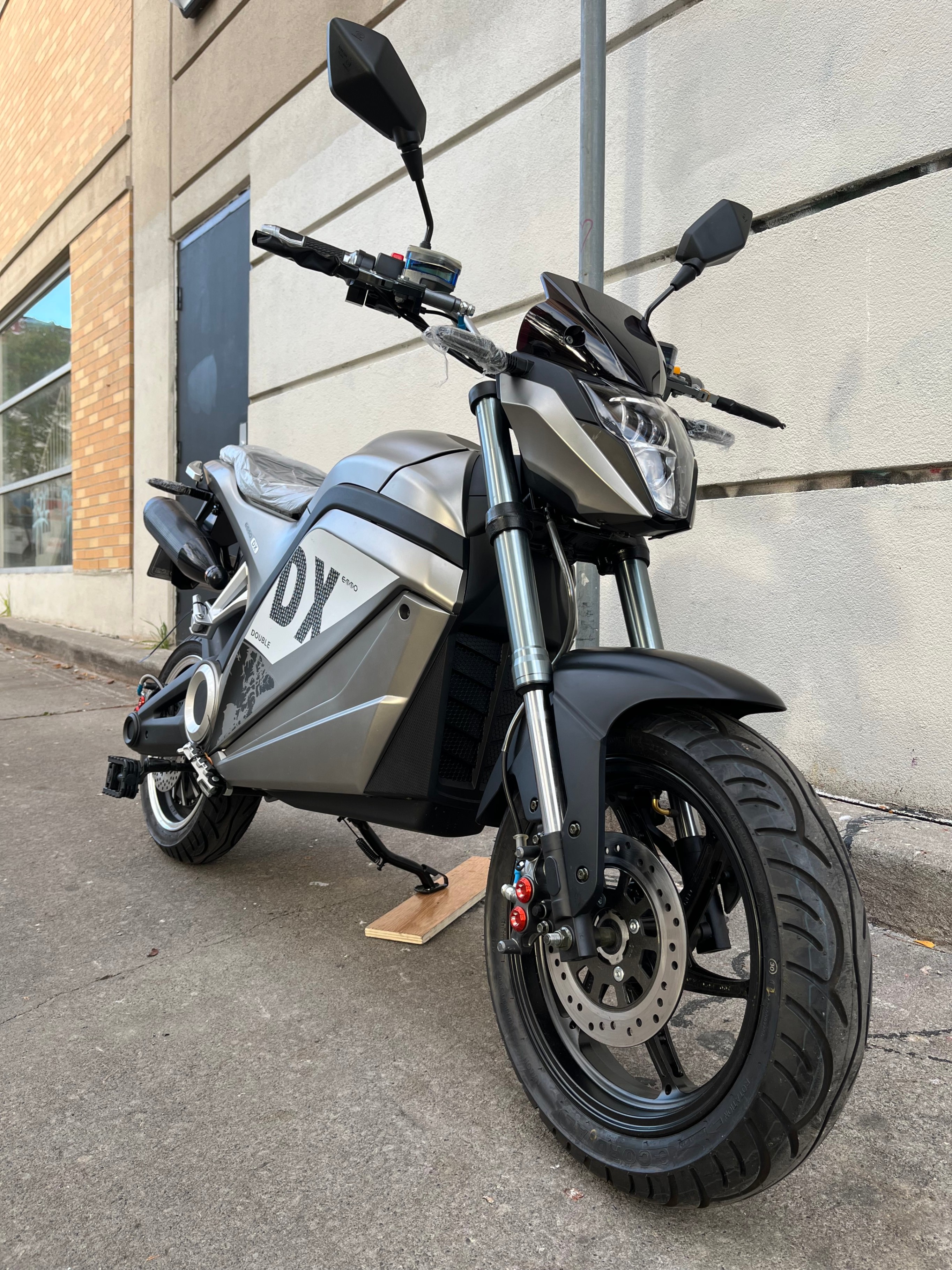 EMMO DX Electric Motorcycle | Showroom Demo / Full Warranty - photo 2