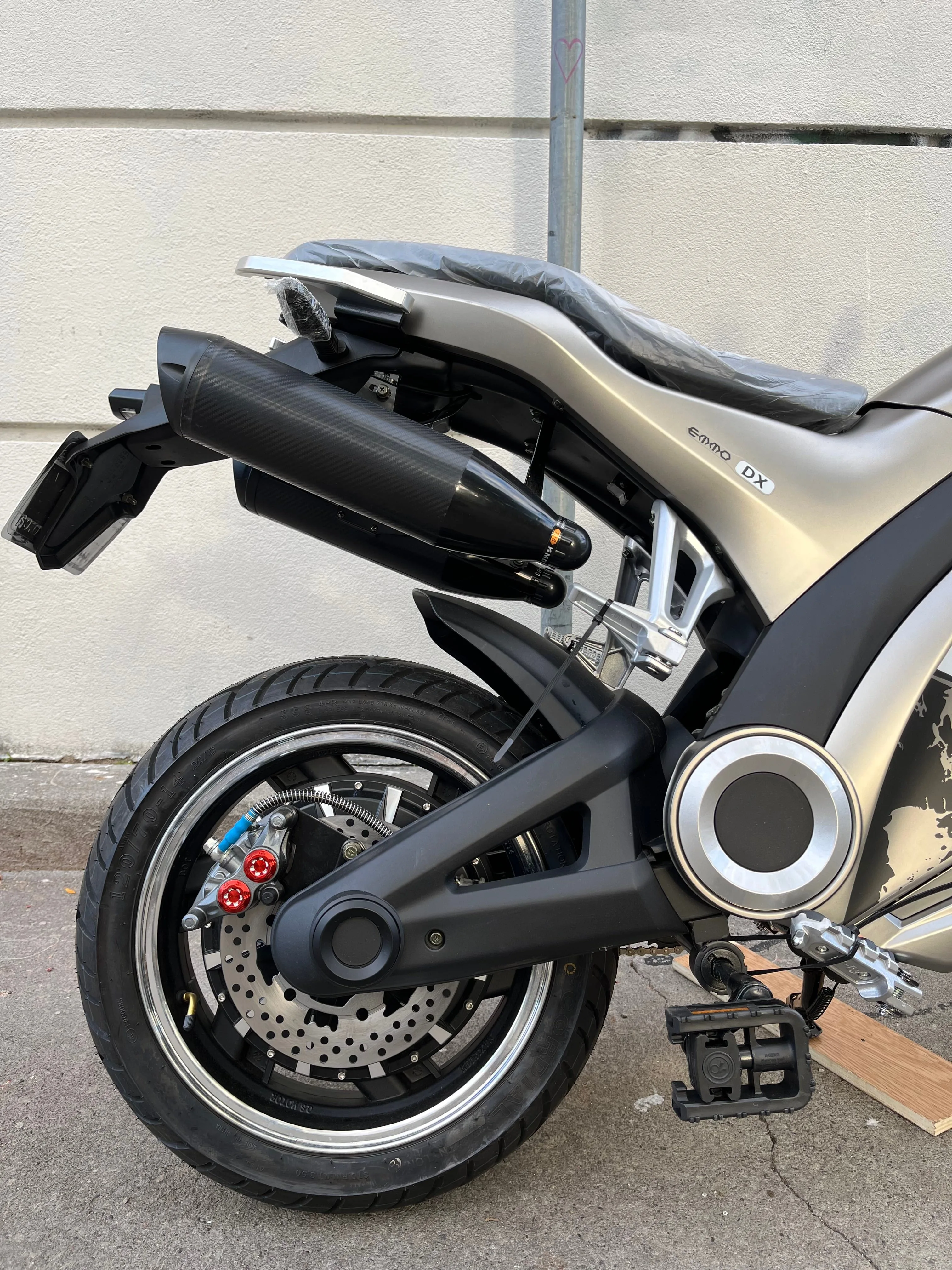 EMMO DX Electric Motorcycle | Showroom Demo / Full Warranty image indicator(3)