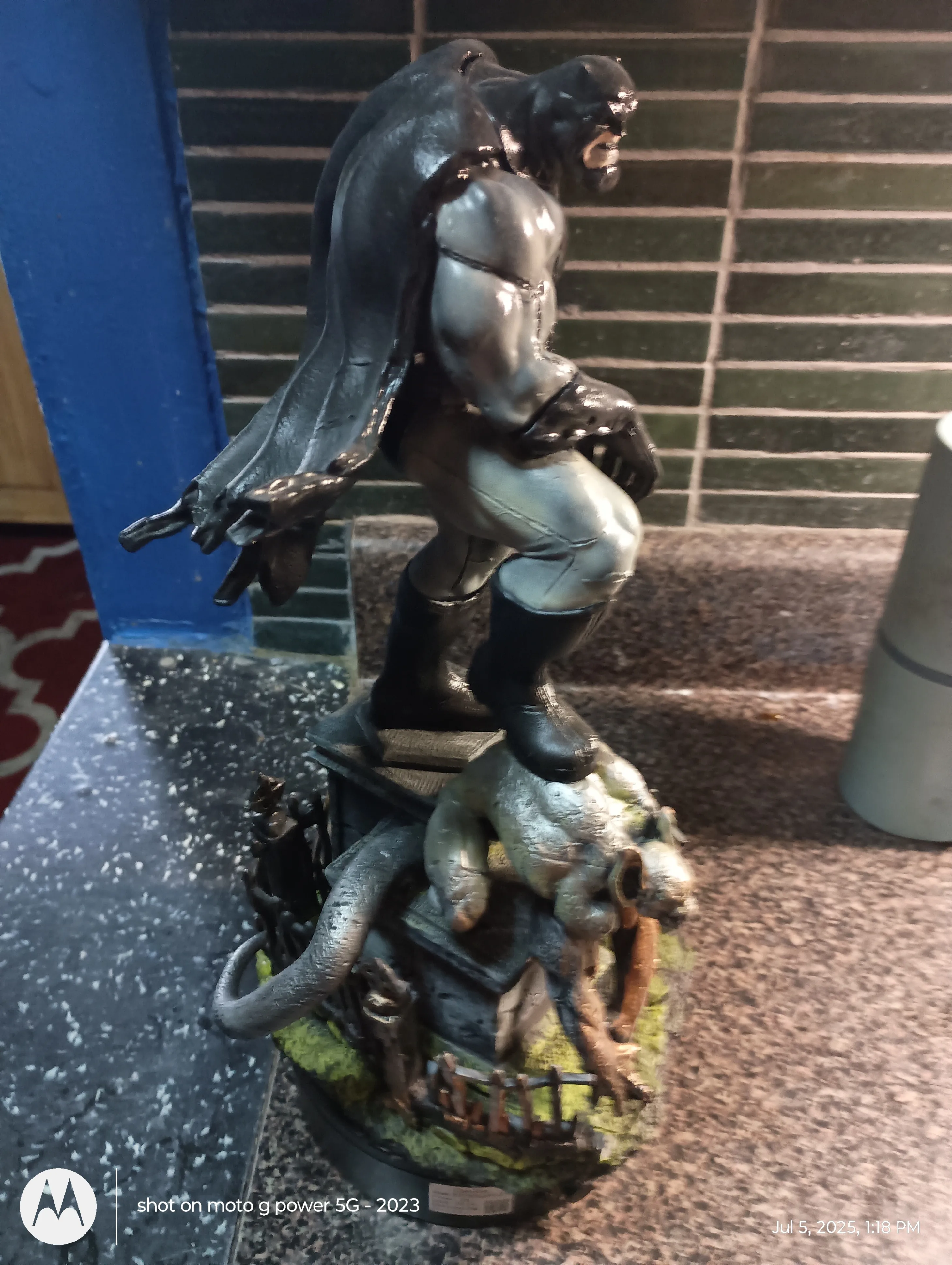 Batman Statue 12in tall image indicator(2)