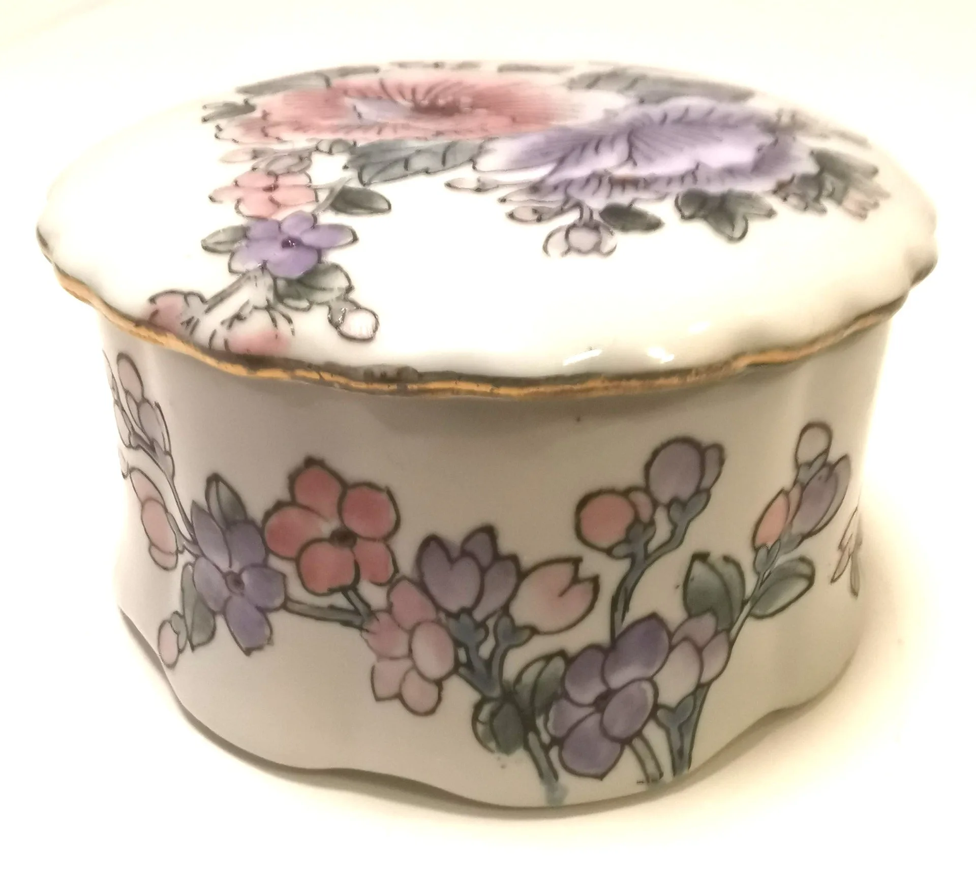 Vint. Porcelain Trinket Box Scalloped Lid Gold Trim Signed CHINA image indicator(8)