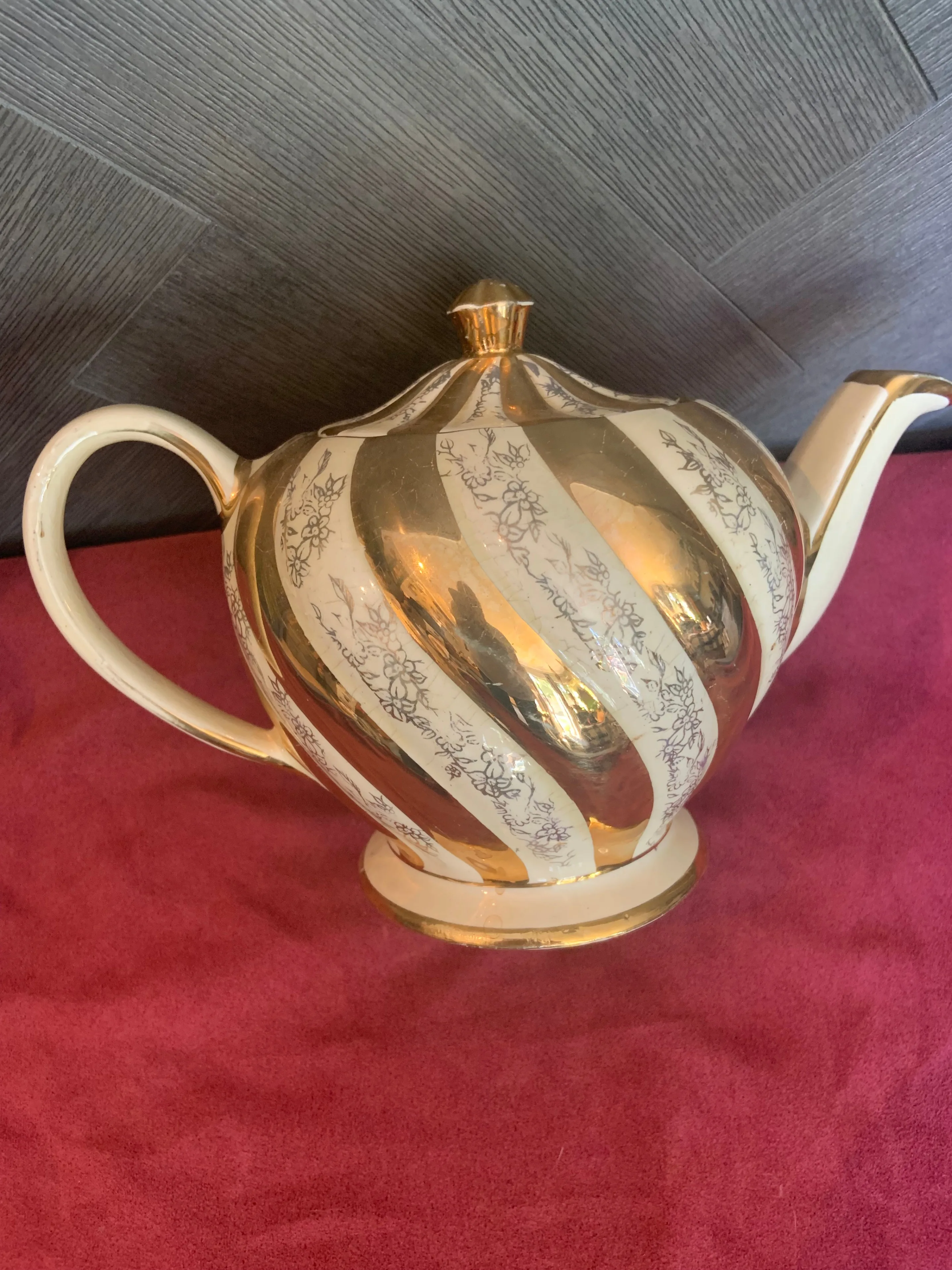 Vintage Sadler Teapot