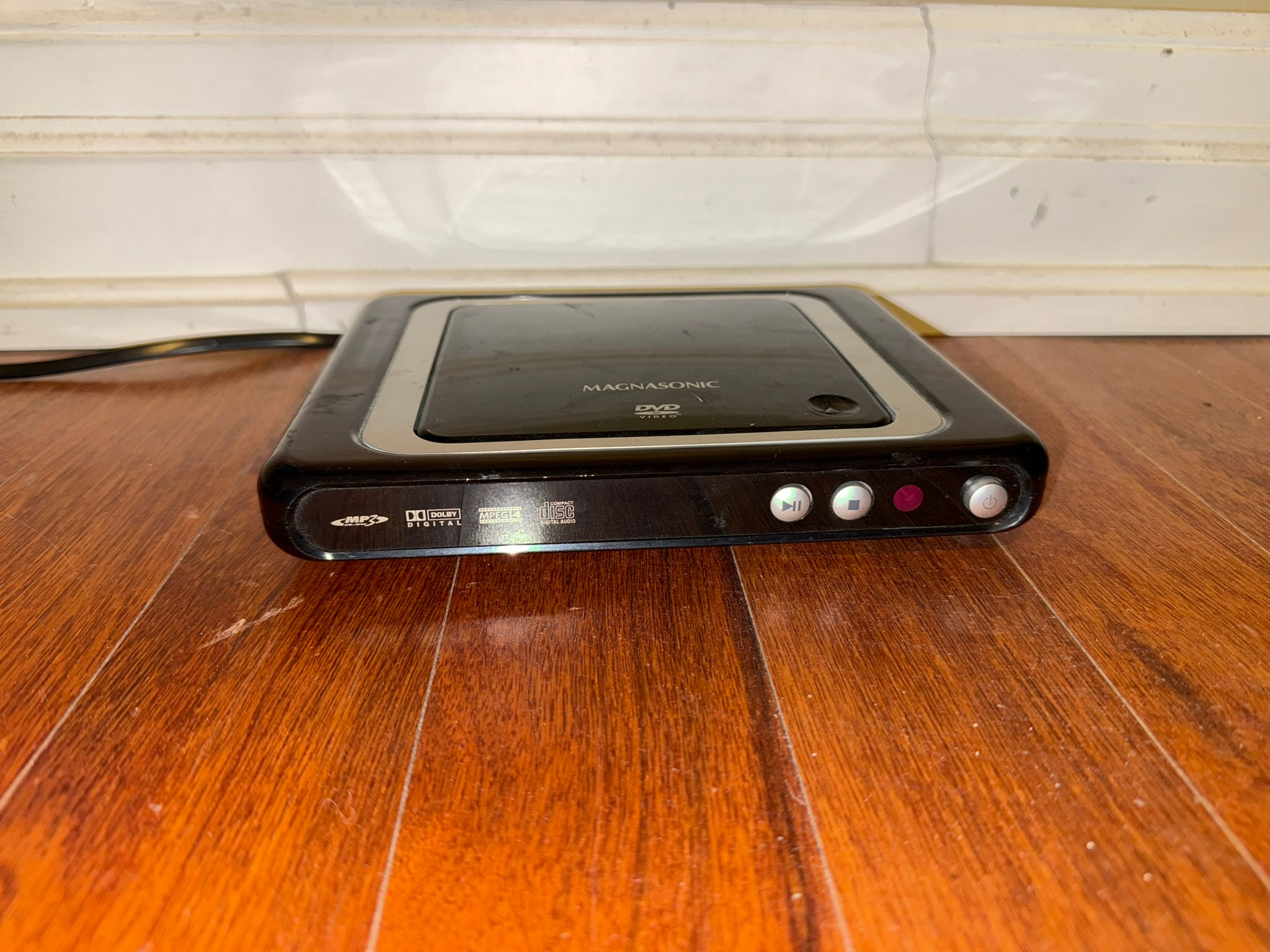 Magnasonic DVD6118-4A DVD Player