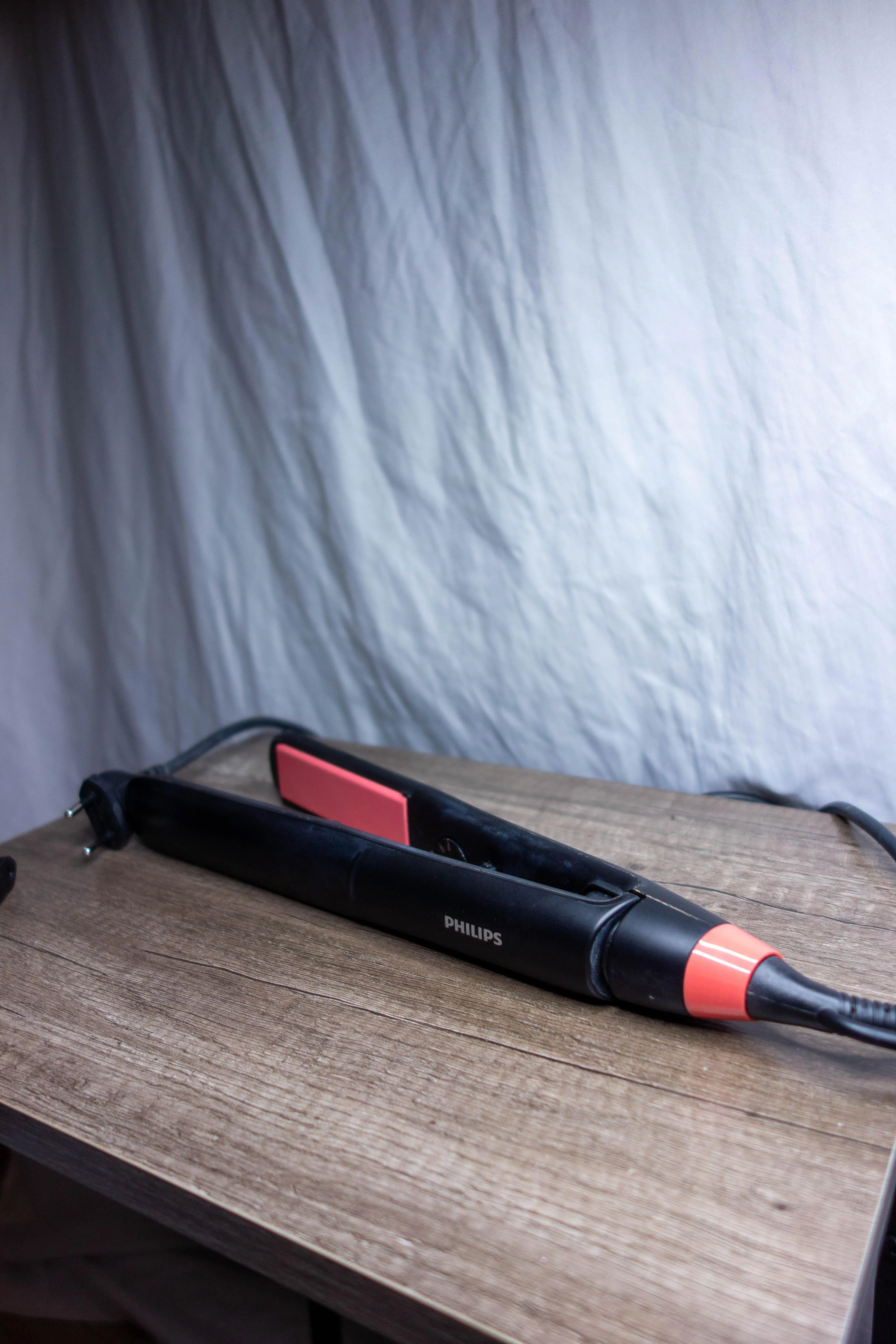 Philips ThermoProtect Hair Straightener (BHS378/00)