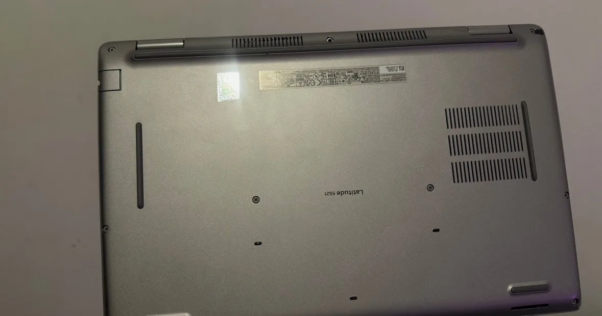 DELL LATITUDE 5521 Laptop - i7 vPRO, 32GB RAM, 256GB image indicator(5)