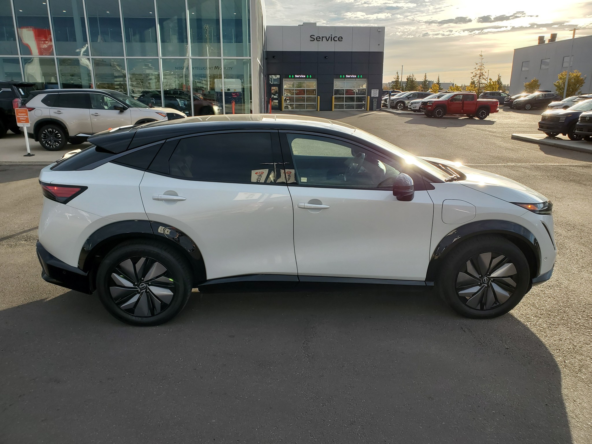 2024 Nissan Ariya EV - photo 2