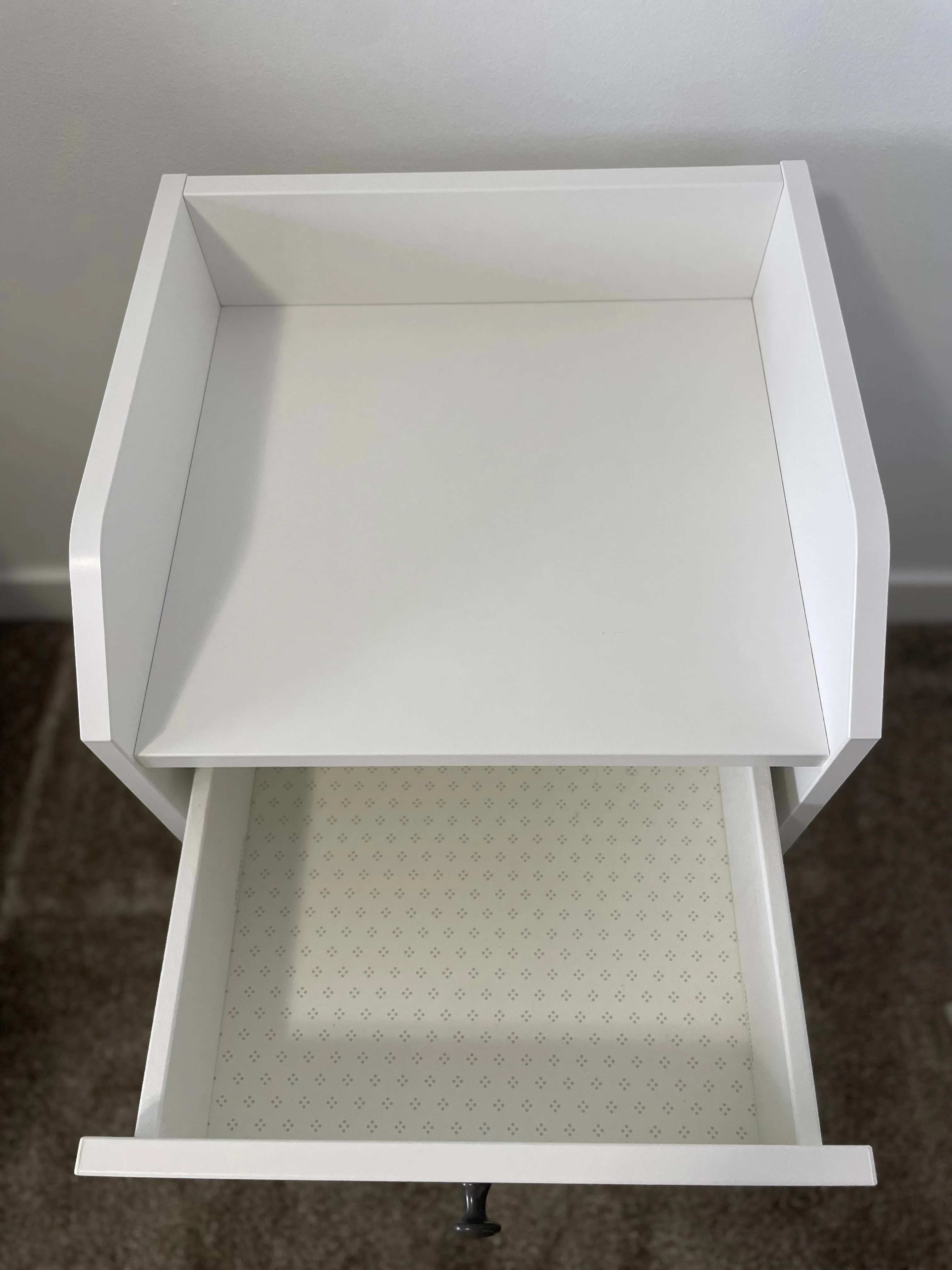 Wooden Nightstand with 1 Storage Drawer image indicator(2)