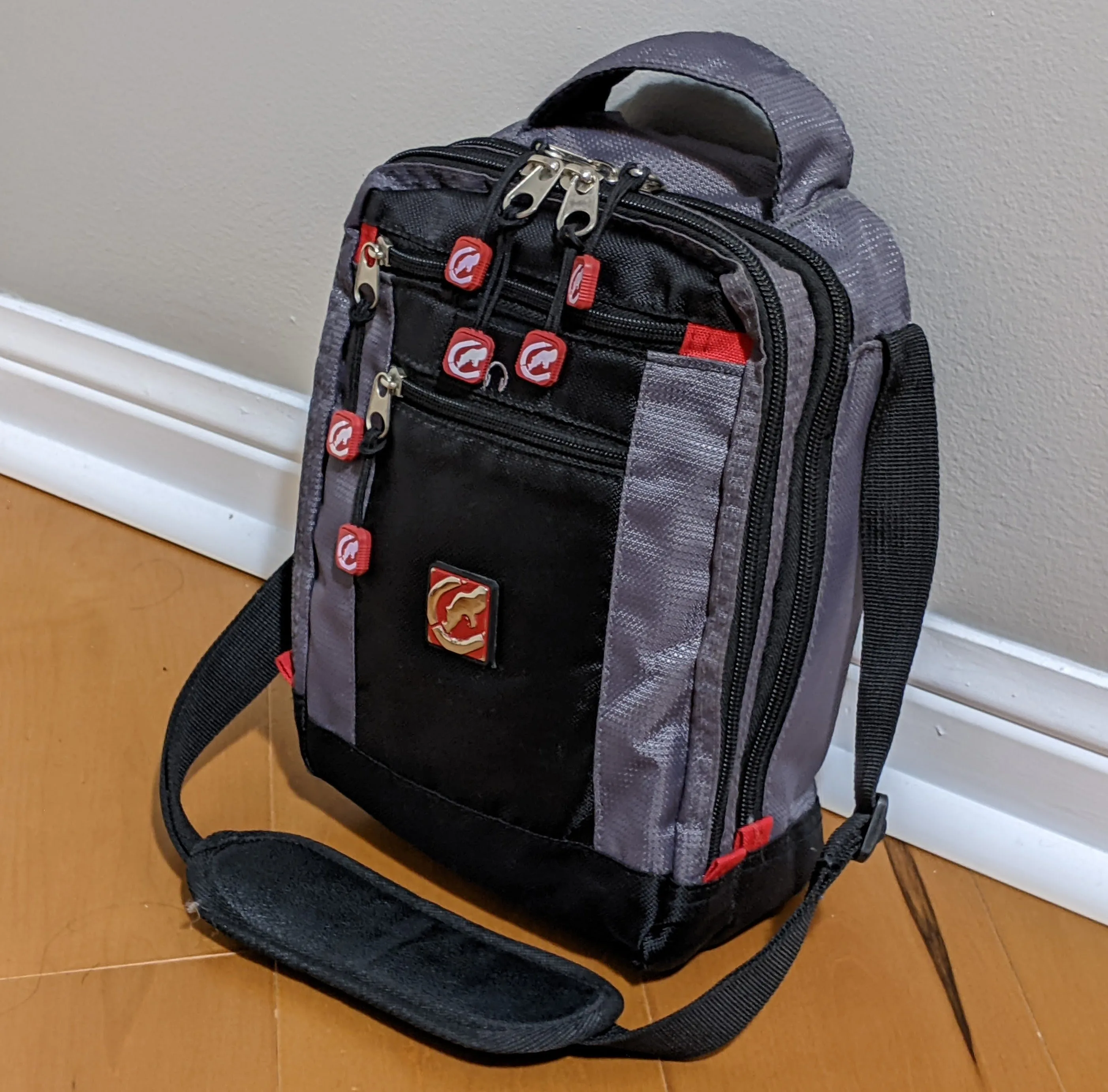 Ecko Unlimited Vertical Boarding Bag, Travel Bag