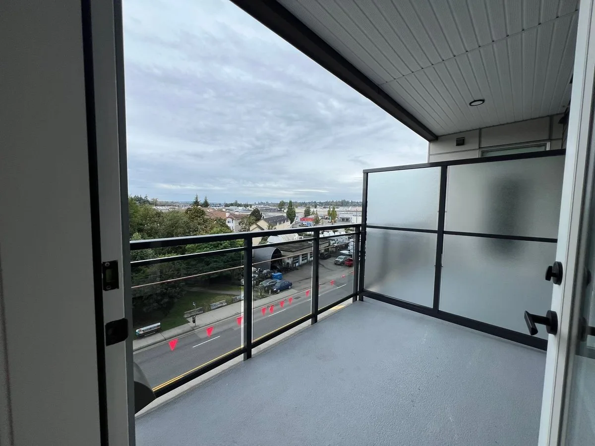 1 bed + den condo for rent image indicator(4)