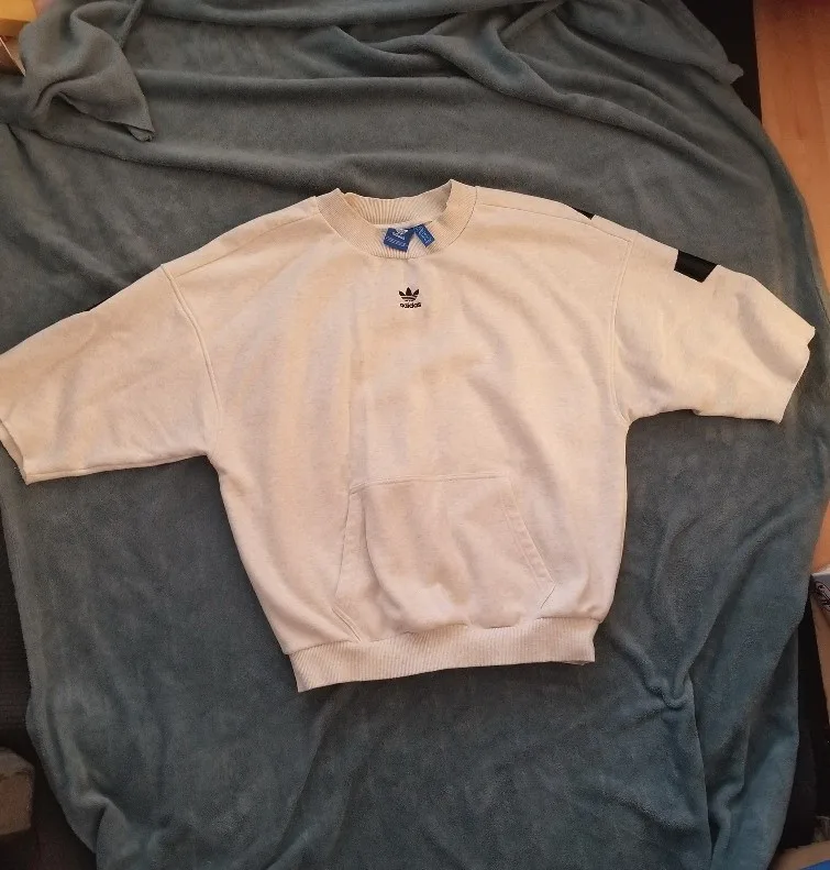 Short Sleeve ADIDAS back spellout sweatshirt Like new Size S thumbnail
