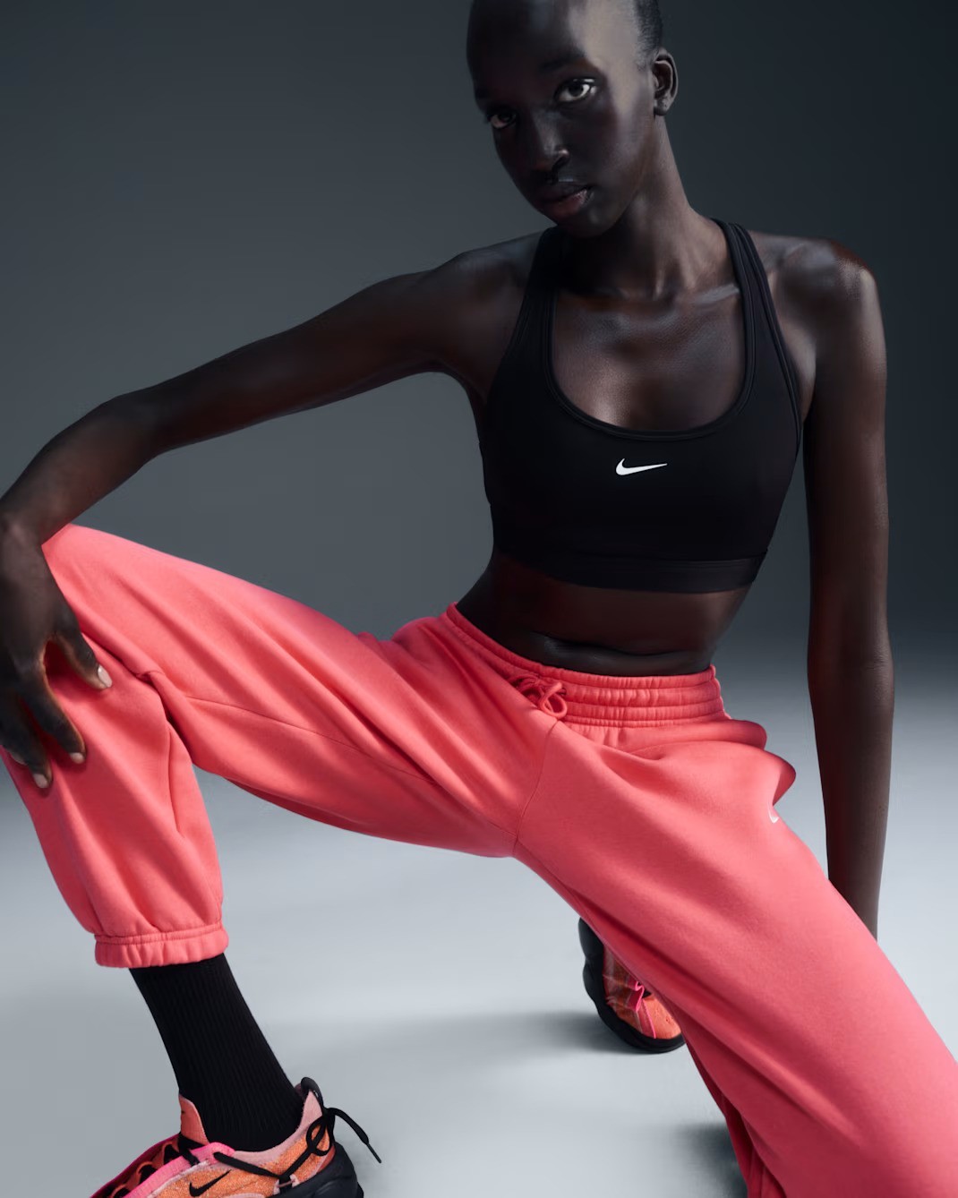 Brand New NIKE Swoosh Light Support Women's Bra (L)