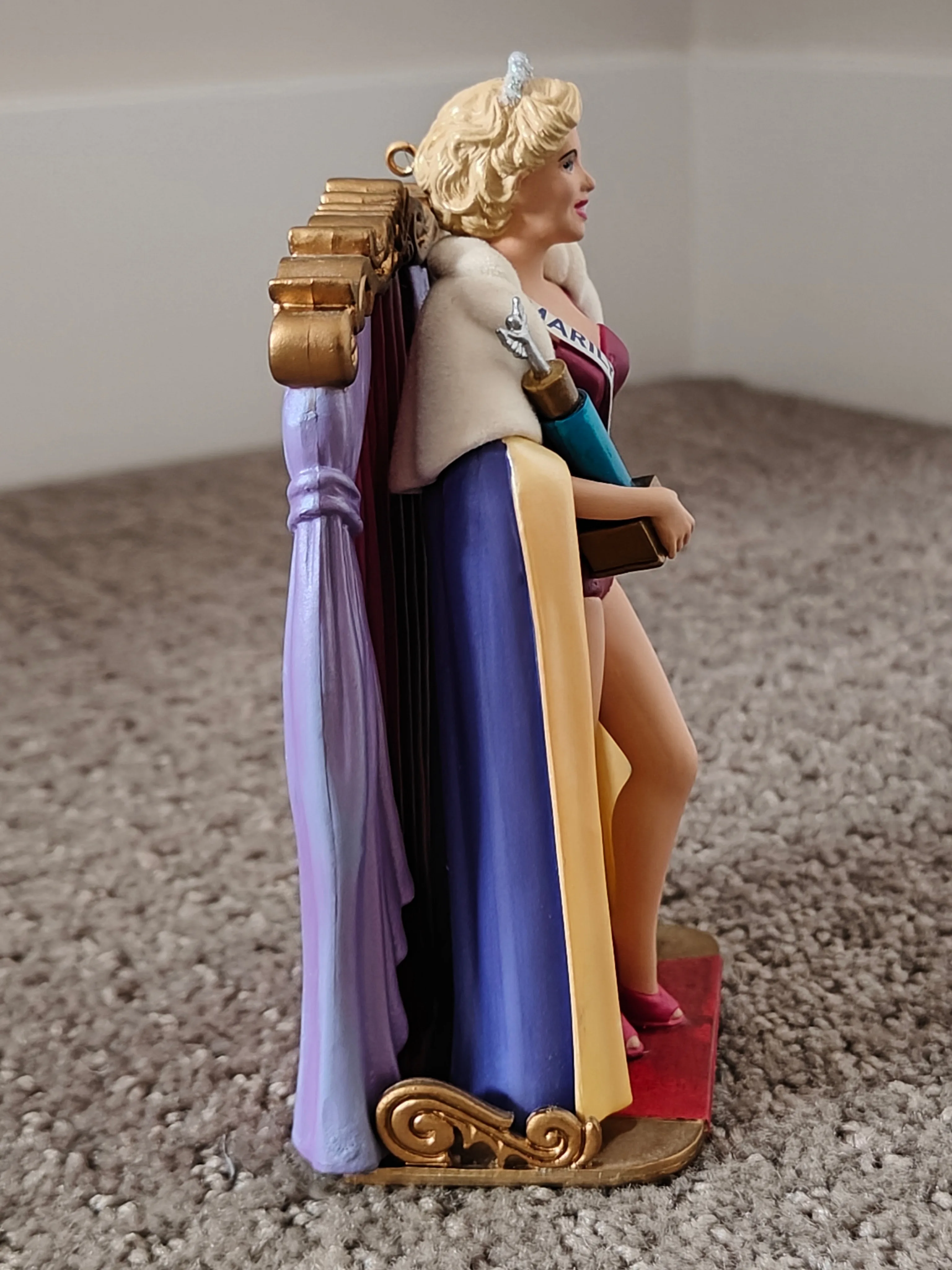 Marilyn Monroe Vintage Heirloom Ornament Collection #131 image indicator(4)