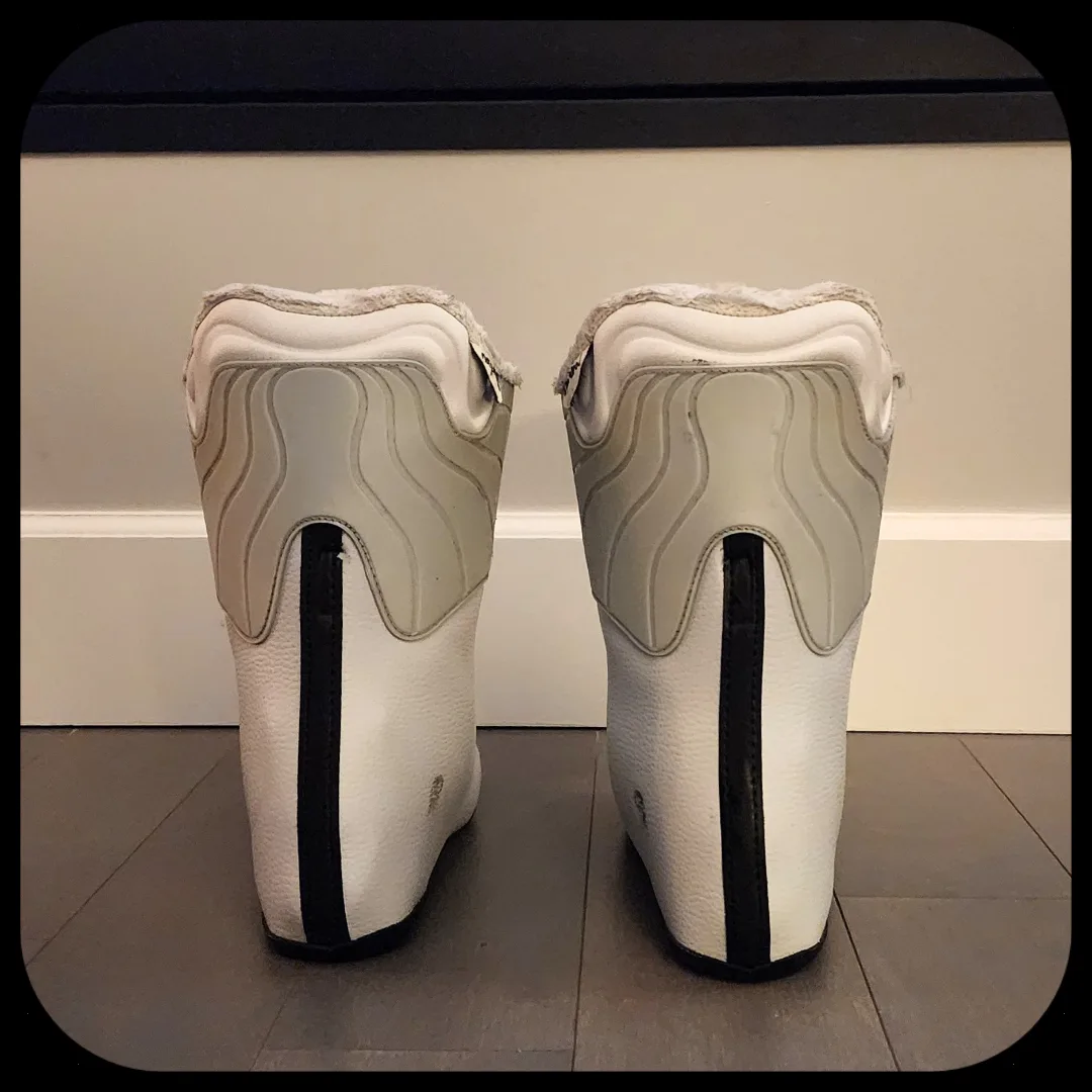 ROSSIGNOL Xena 10 Womens Ski Boot (Mondo SIZE 24 - 24.5) image indicator(7)