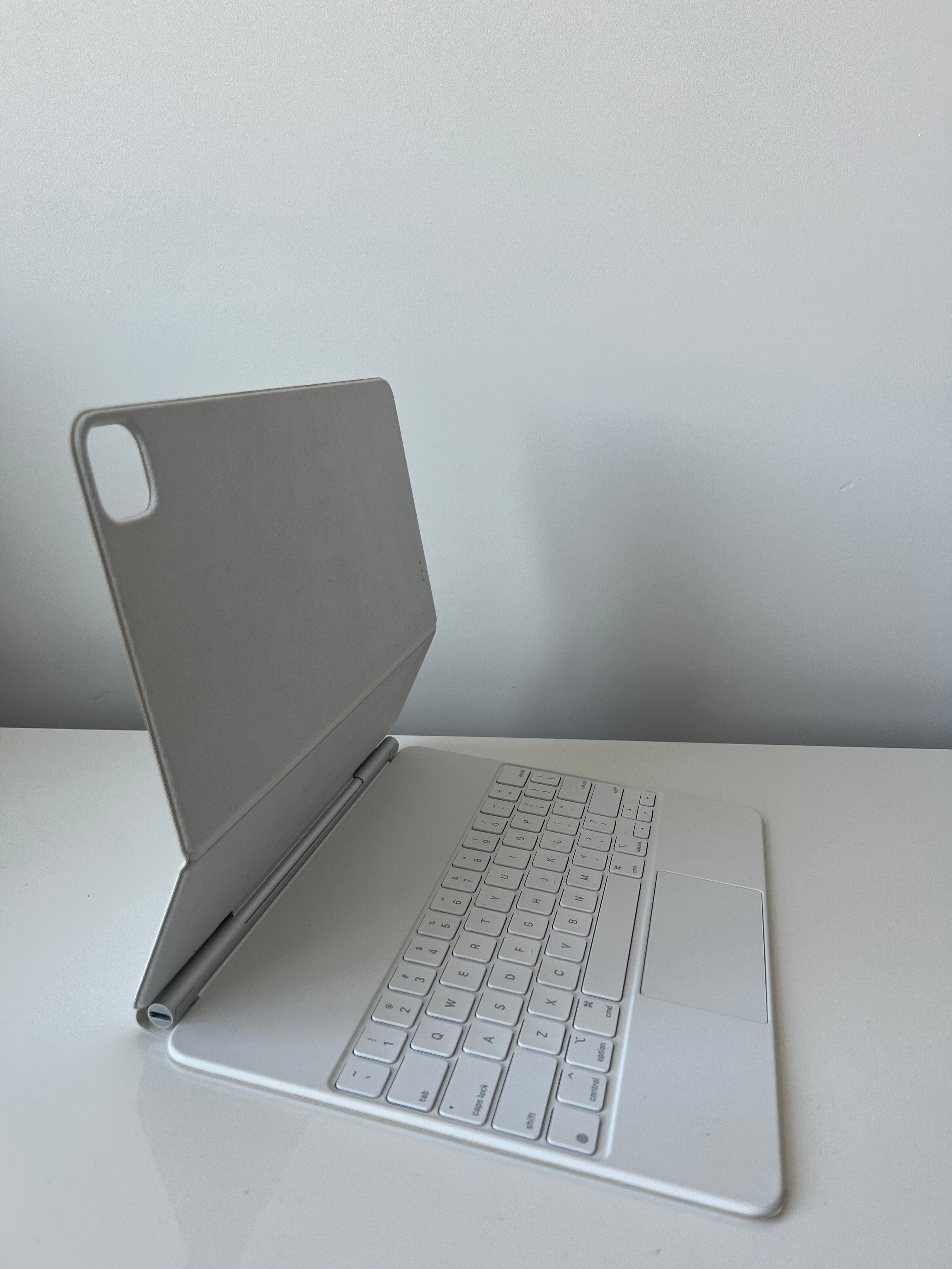Apple Magic Keyboard for 12.9" iPad Pro 5th Gen., White - US Eng