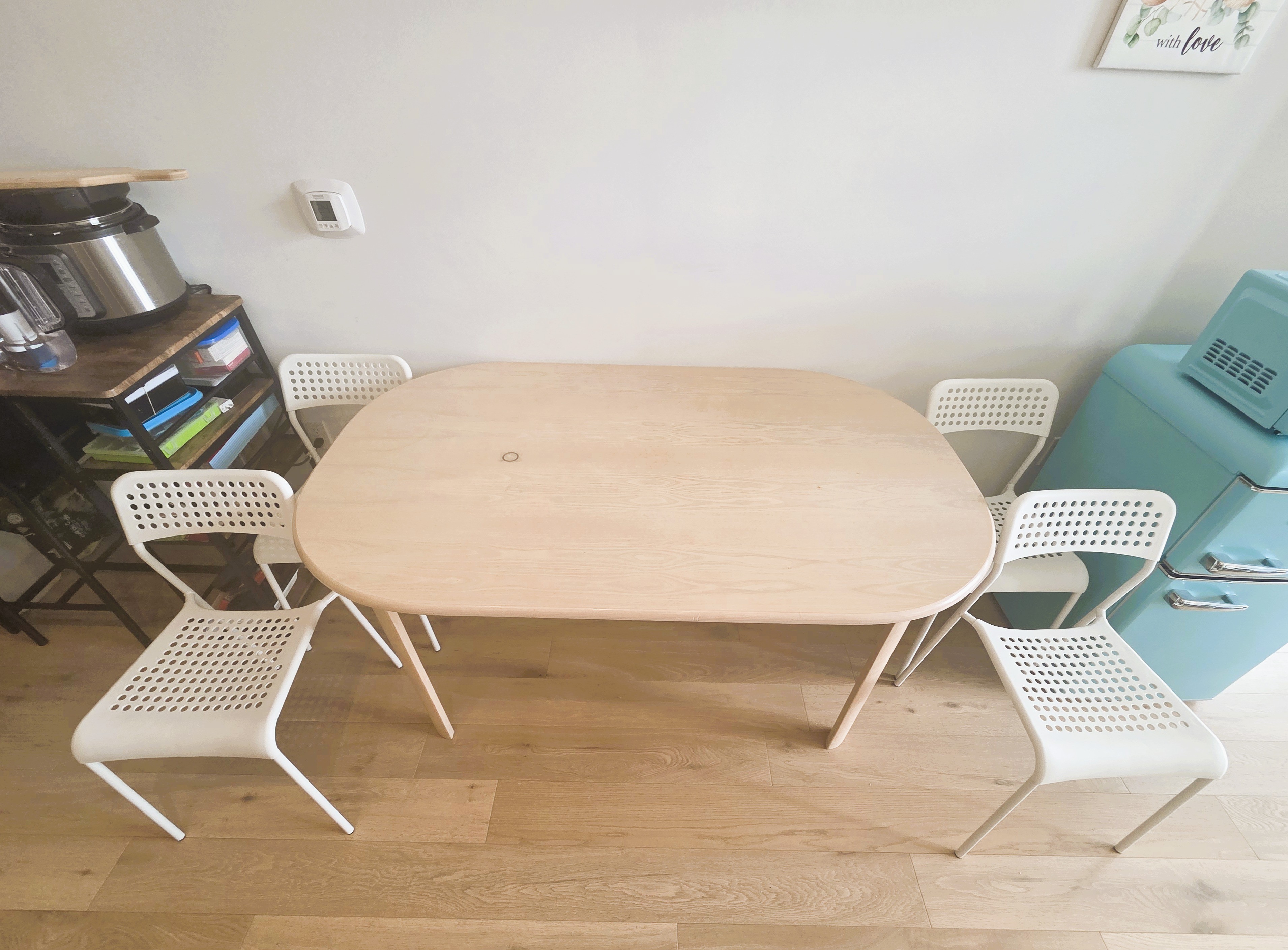 Wooden dining table 4-6 people and 4 ikea adde chairs - photo 5