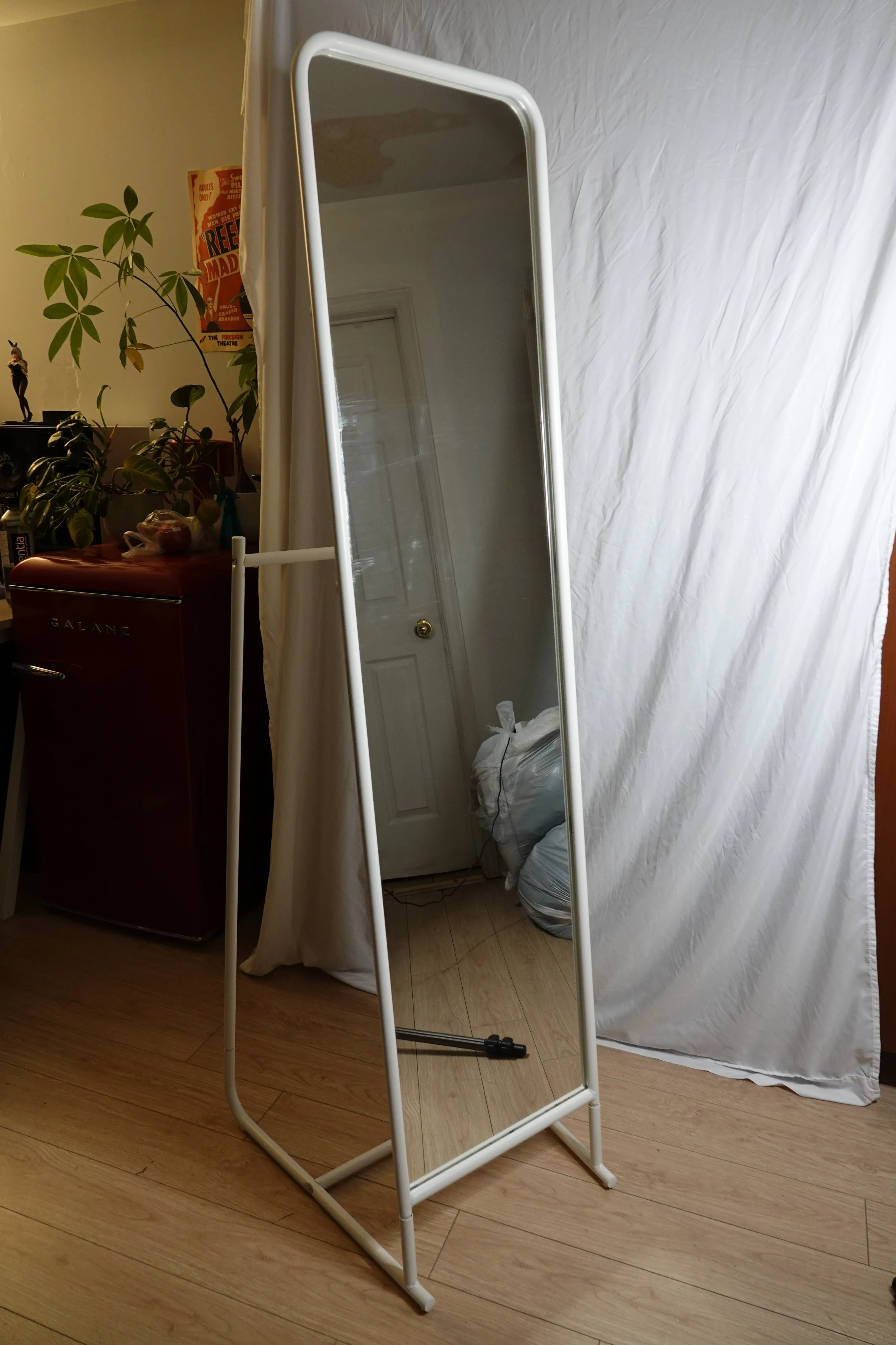 KNAPPER Standing mirror