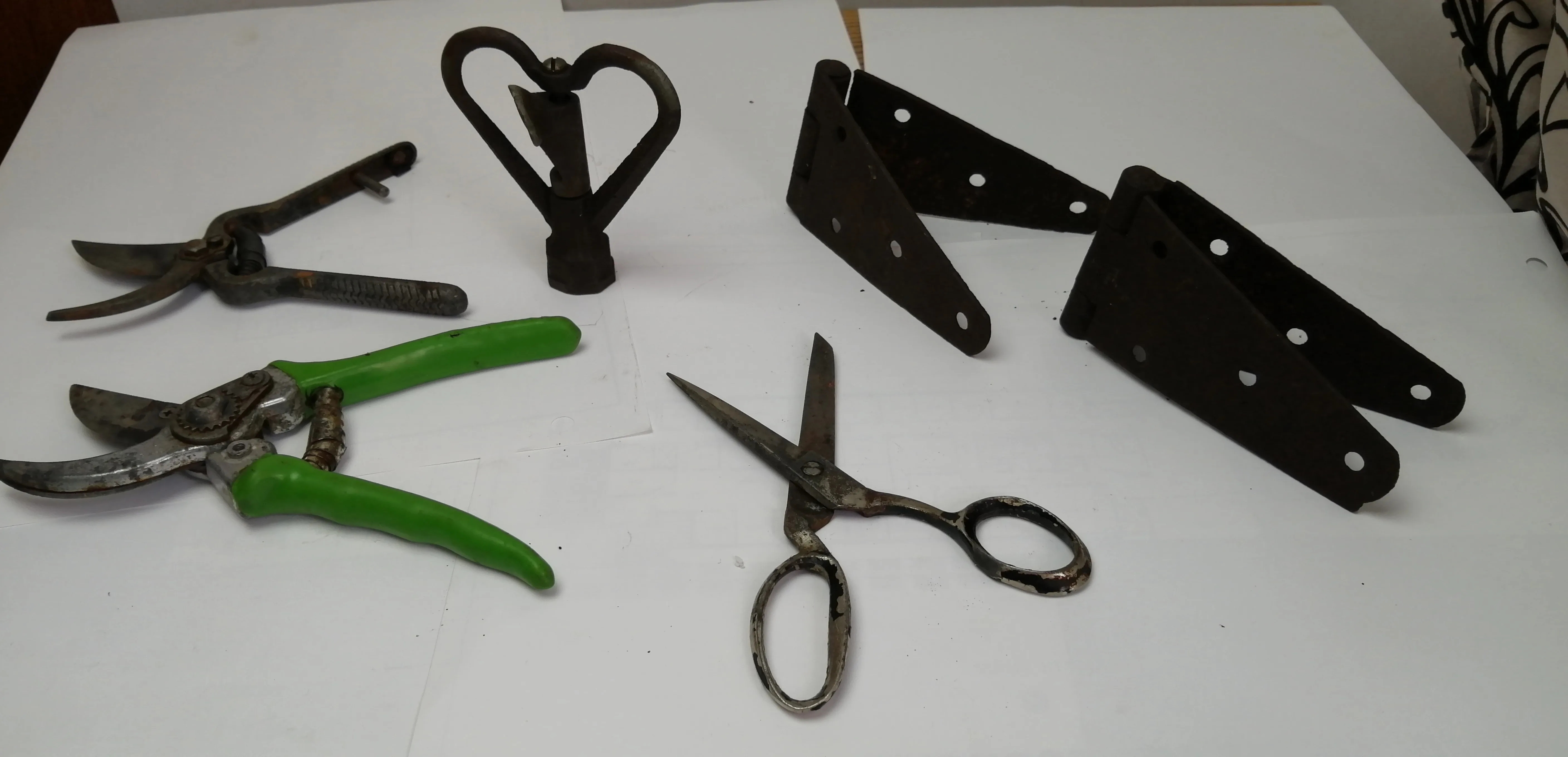 Vintage Garden Farm Lot Garden Sheers Scissors Sprinkler Hinges image indicator(6)