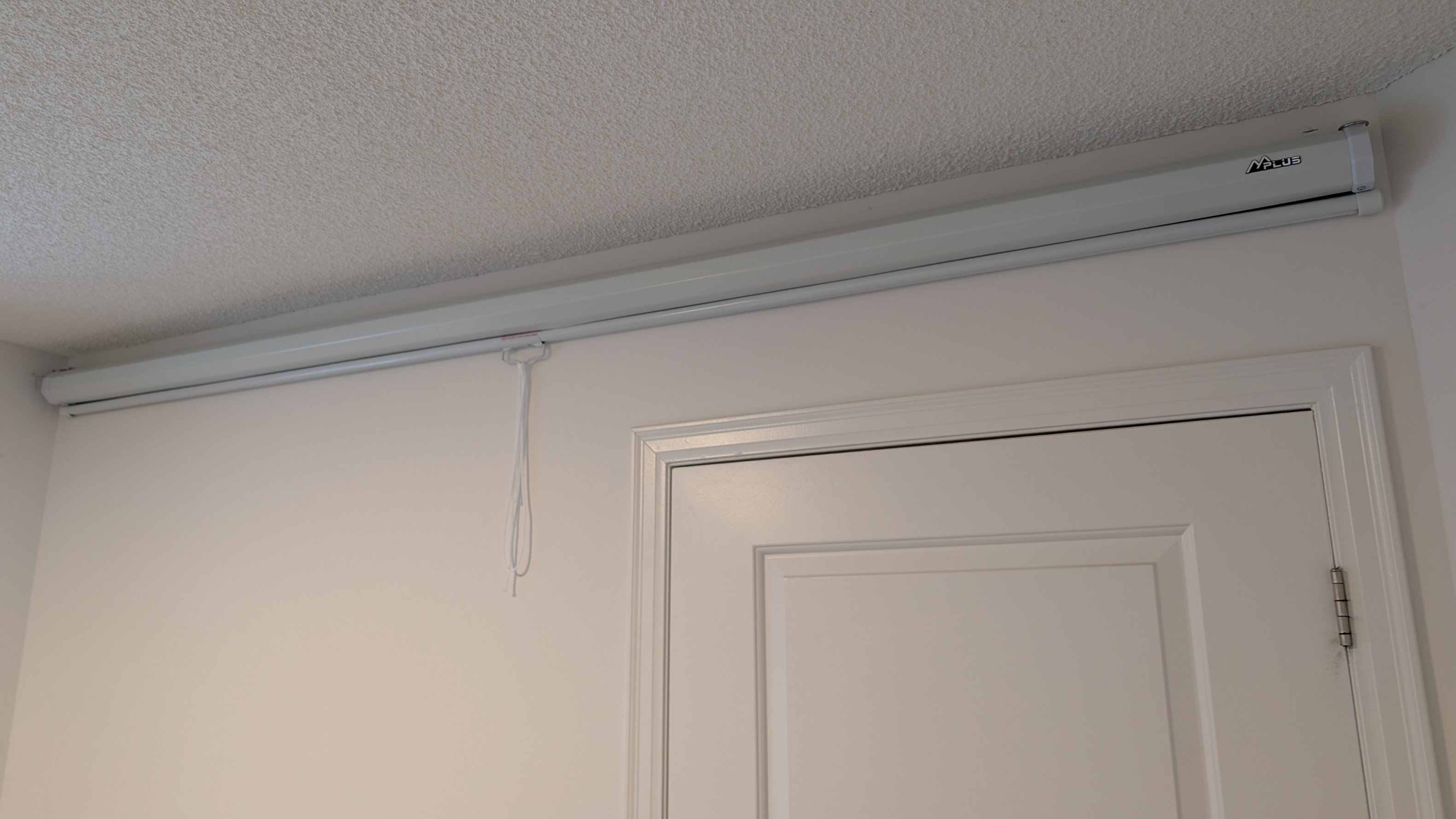 Projection Screen 100"