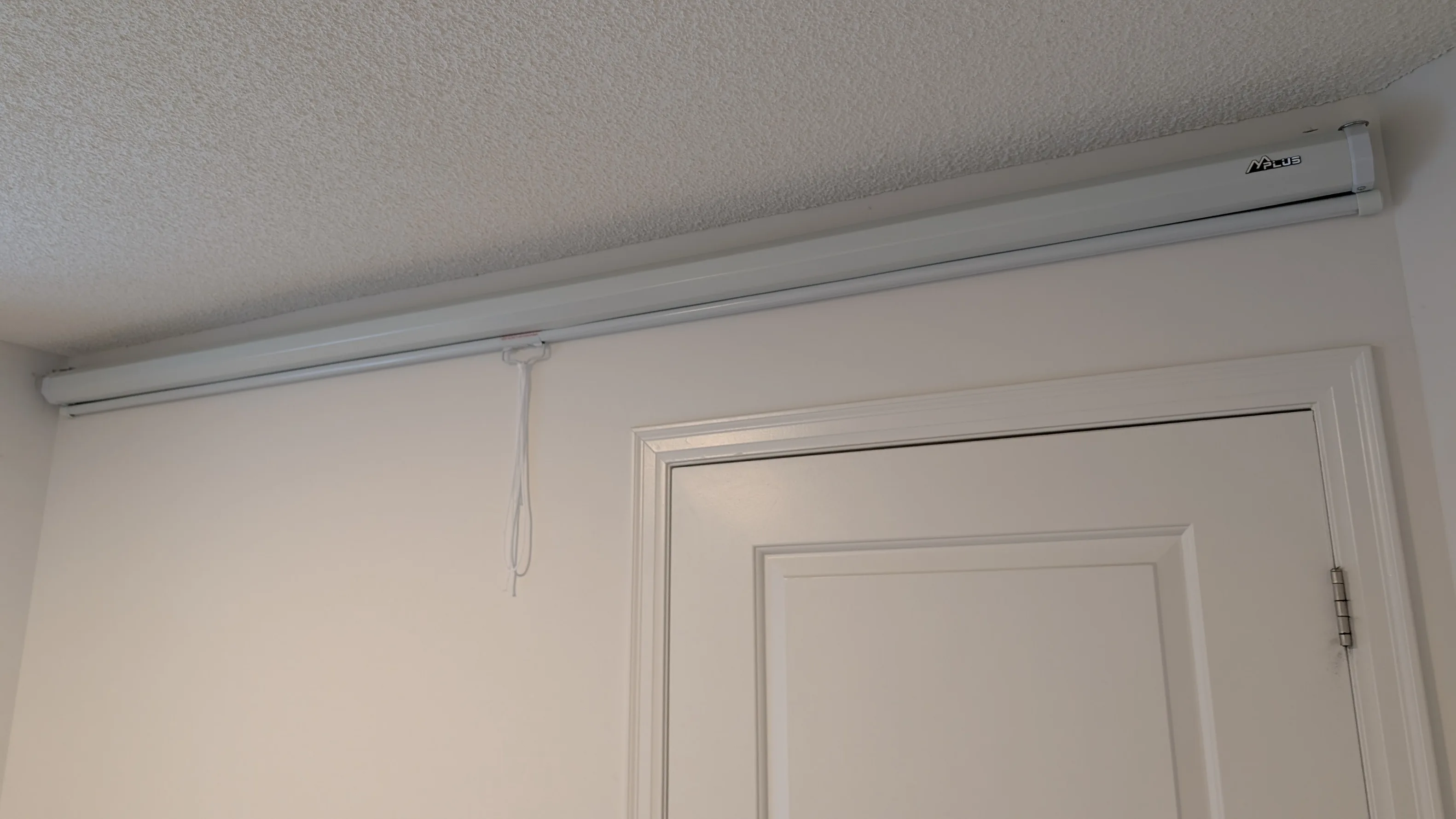 Projection Screen 100"