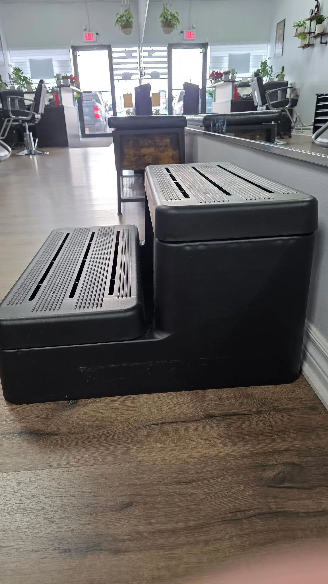 Classic Hot Tub Step — Built to Last image indicator(4)