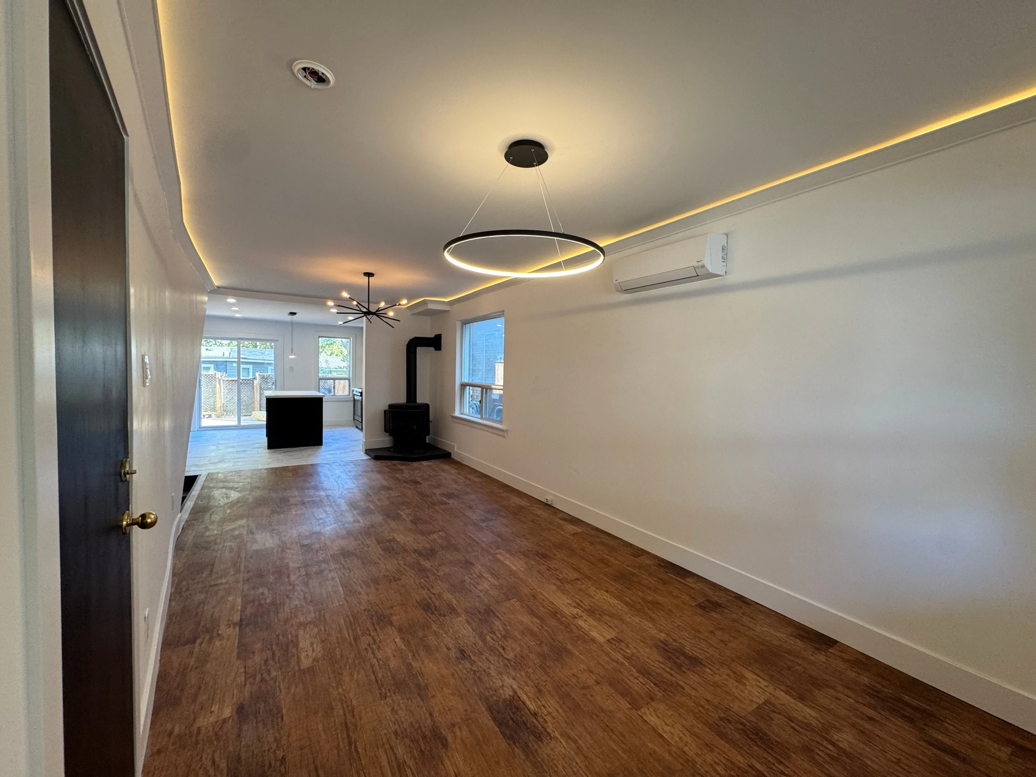 25 Firstbrooke Main/Lower - 2 Bedroom in the Upper Beaches! image indicator(4)