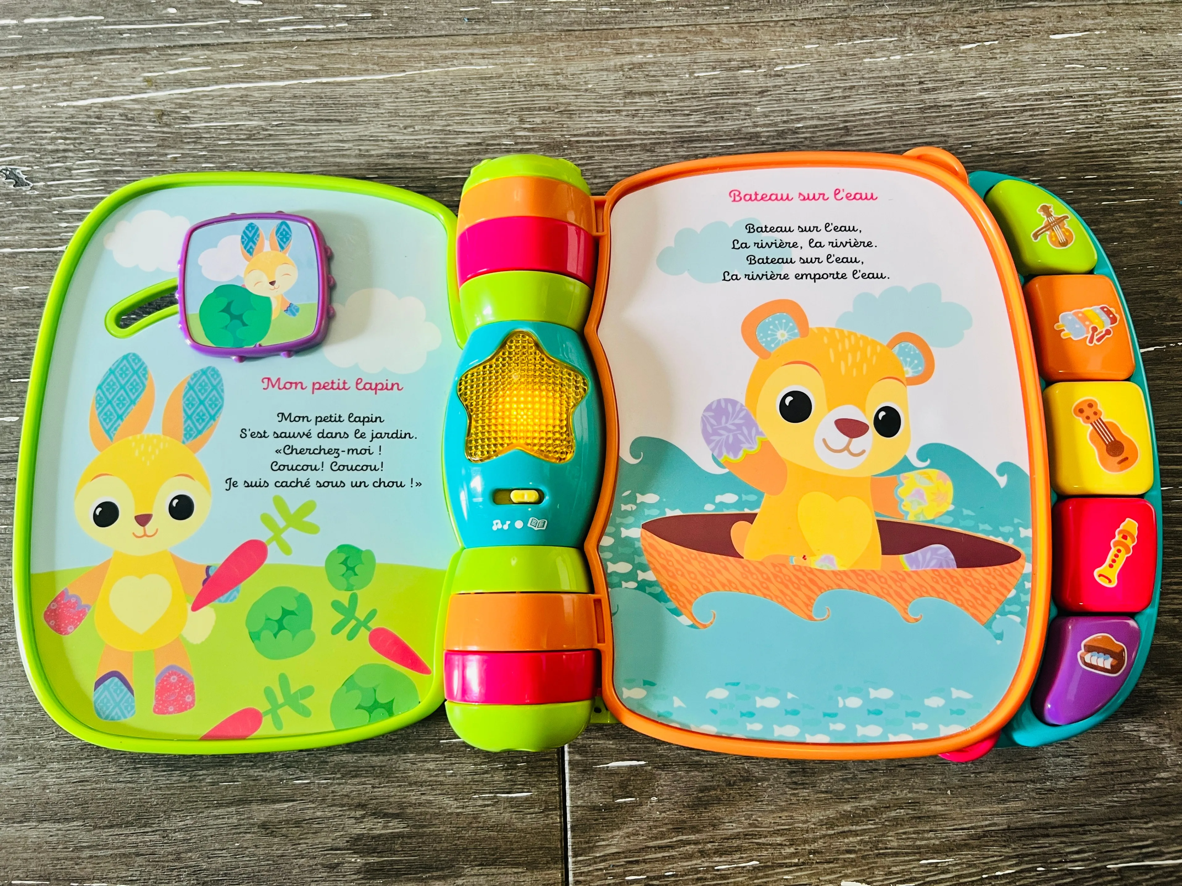 Animal Rhymes Music Book - French / Comptines pour animaux image indicator(2)